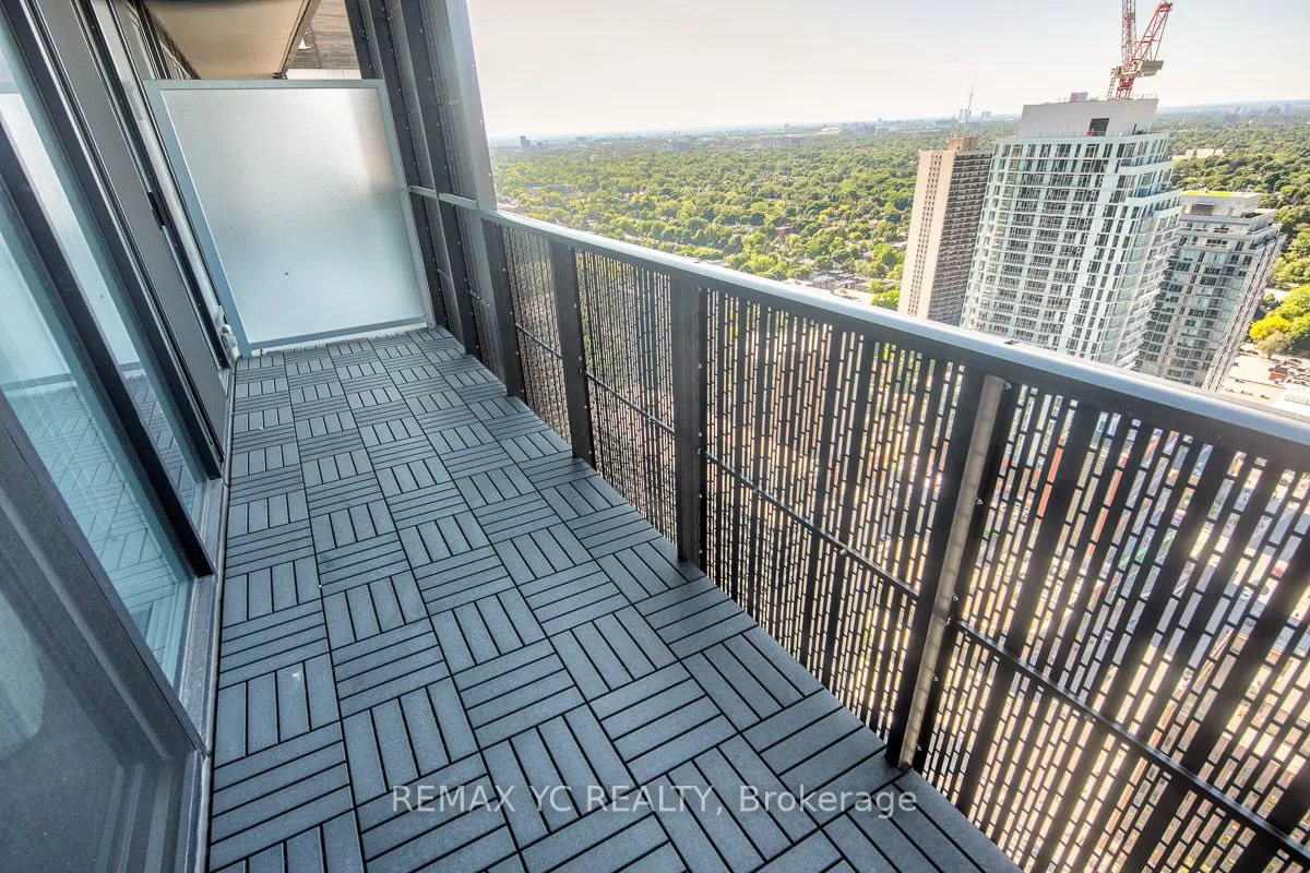 8 Eglinton Avenue E, #3307