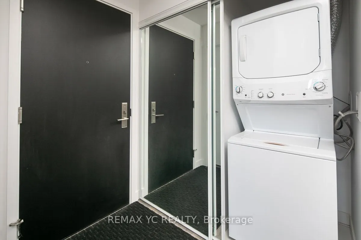 8 Eglinton Avenue E, #3307