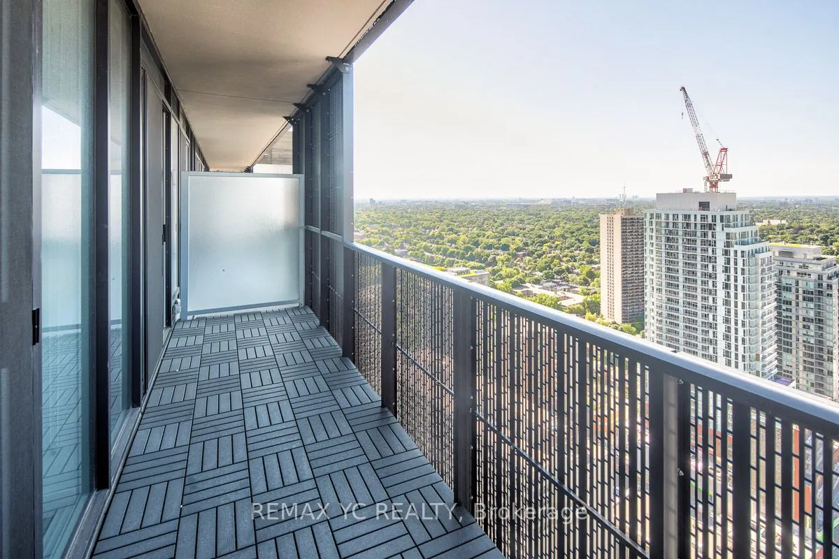 8 Eglinton Avenue E, #3307