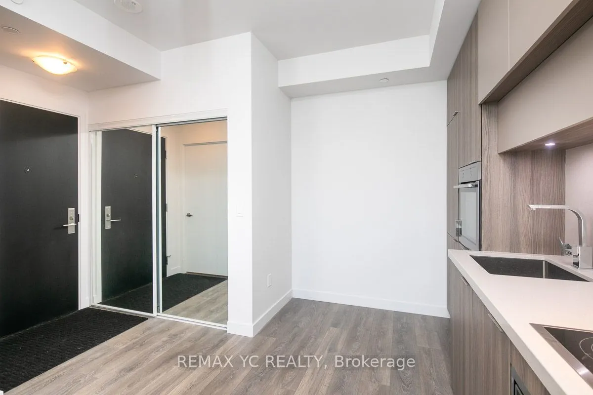 8 Eglinton Avenue E, #3307