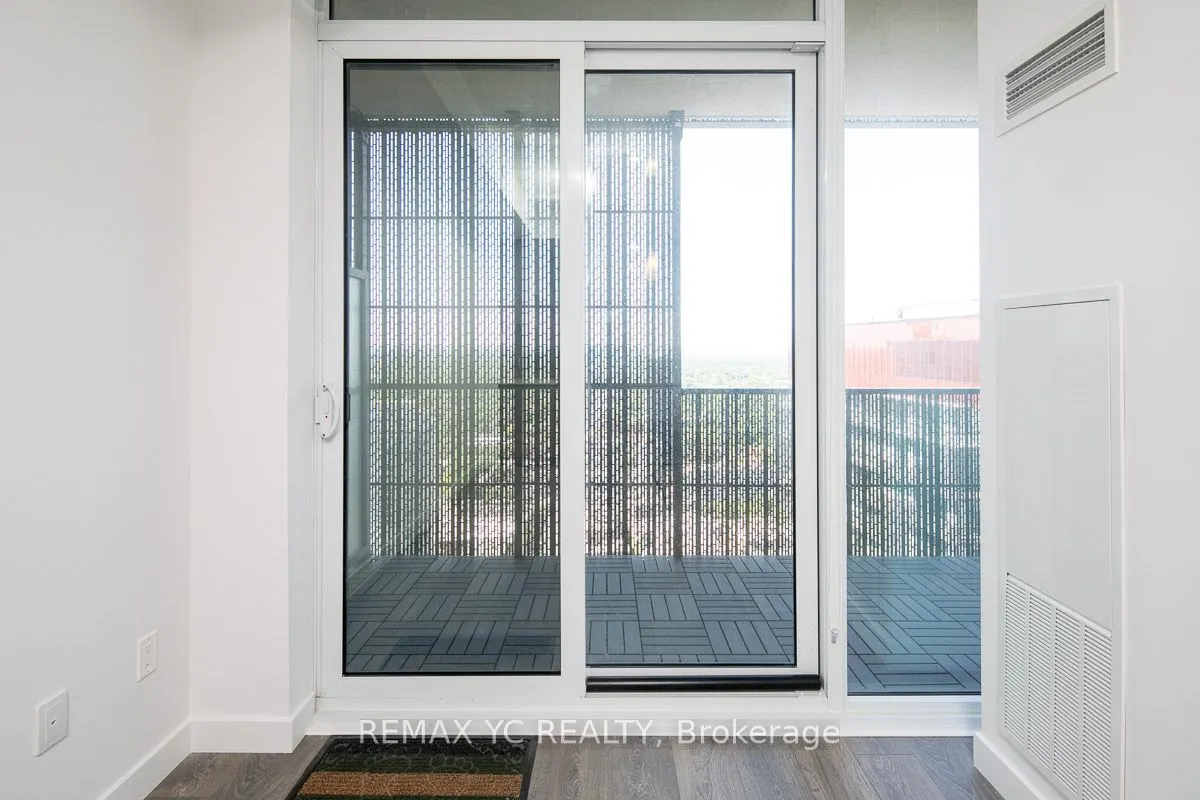 8 Eglinton Avenue E, #3307