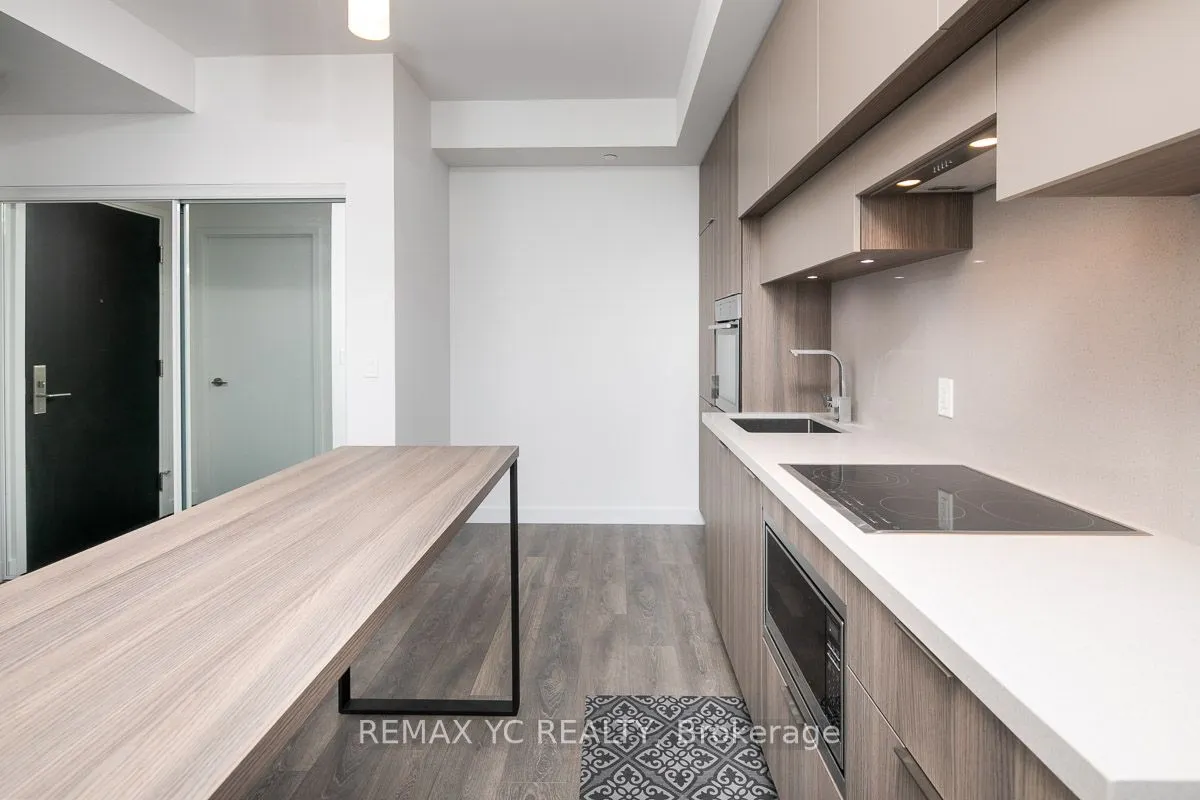 8 Eglinton Avenue E, #3307