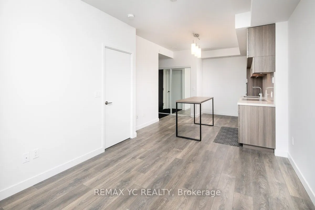 8 Eglinton Avenue E, #3307