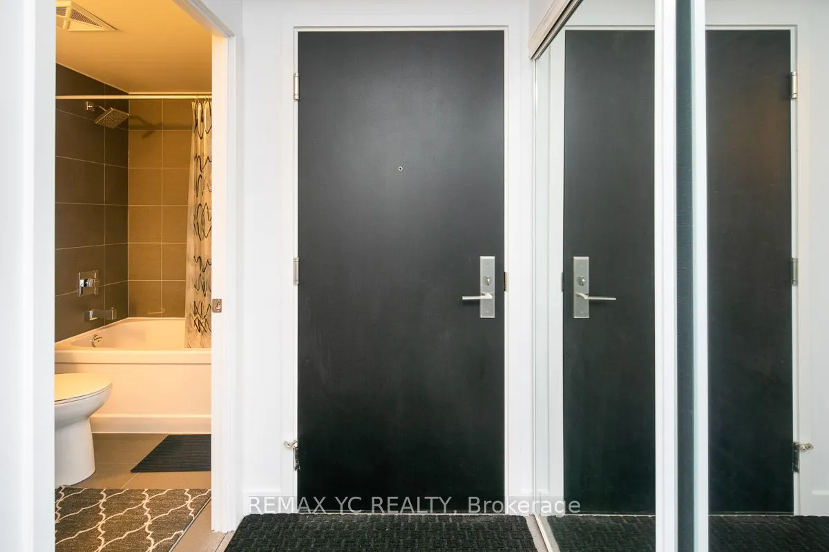 8 Eglinton Avenue E, #3307