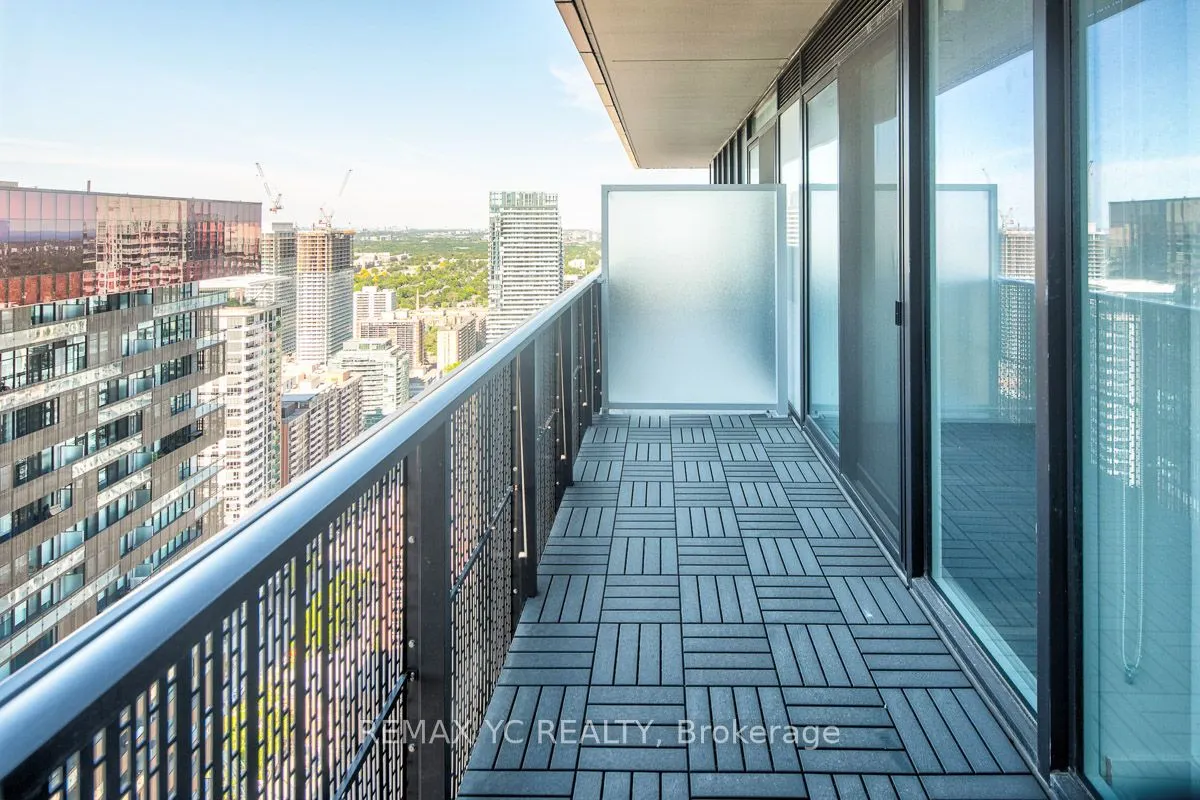 8 Eglinton Avenue E, #3307