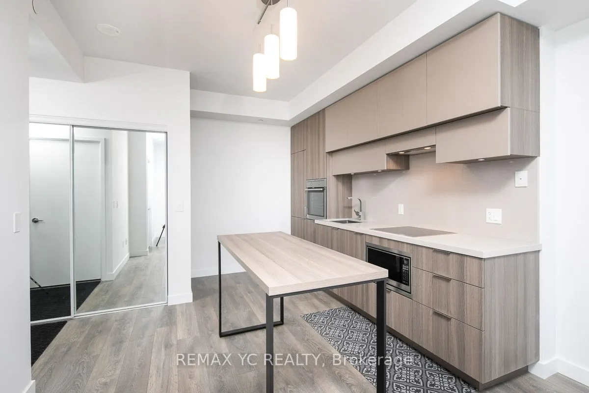 8 Eglinton Avenue E, #3307