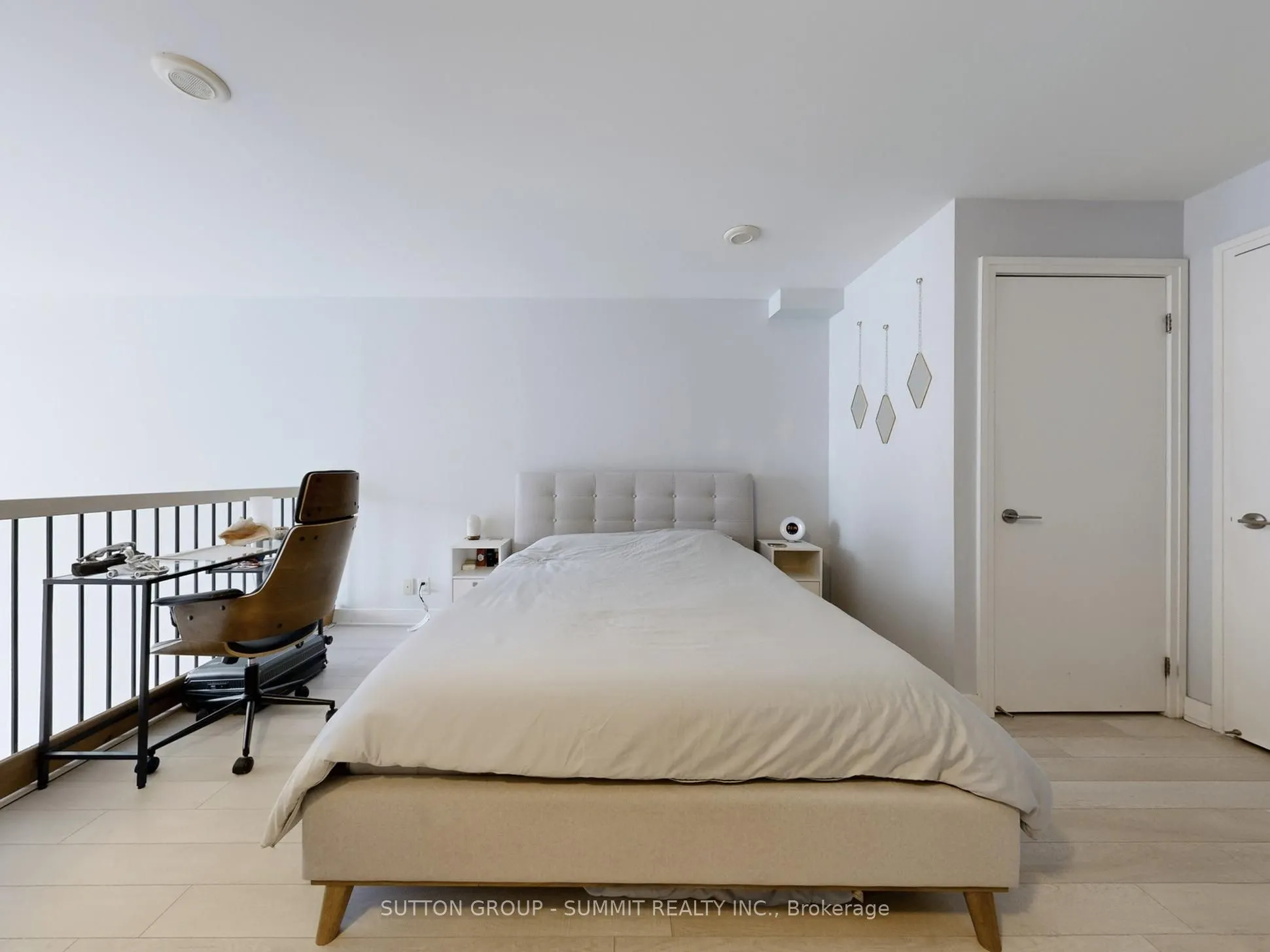 5 Hanna Avenue, #750