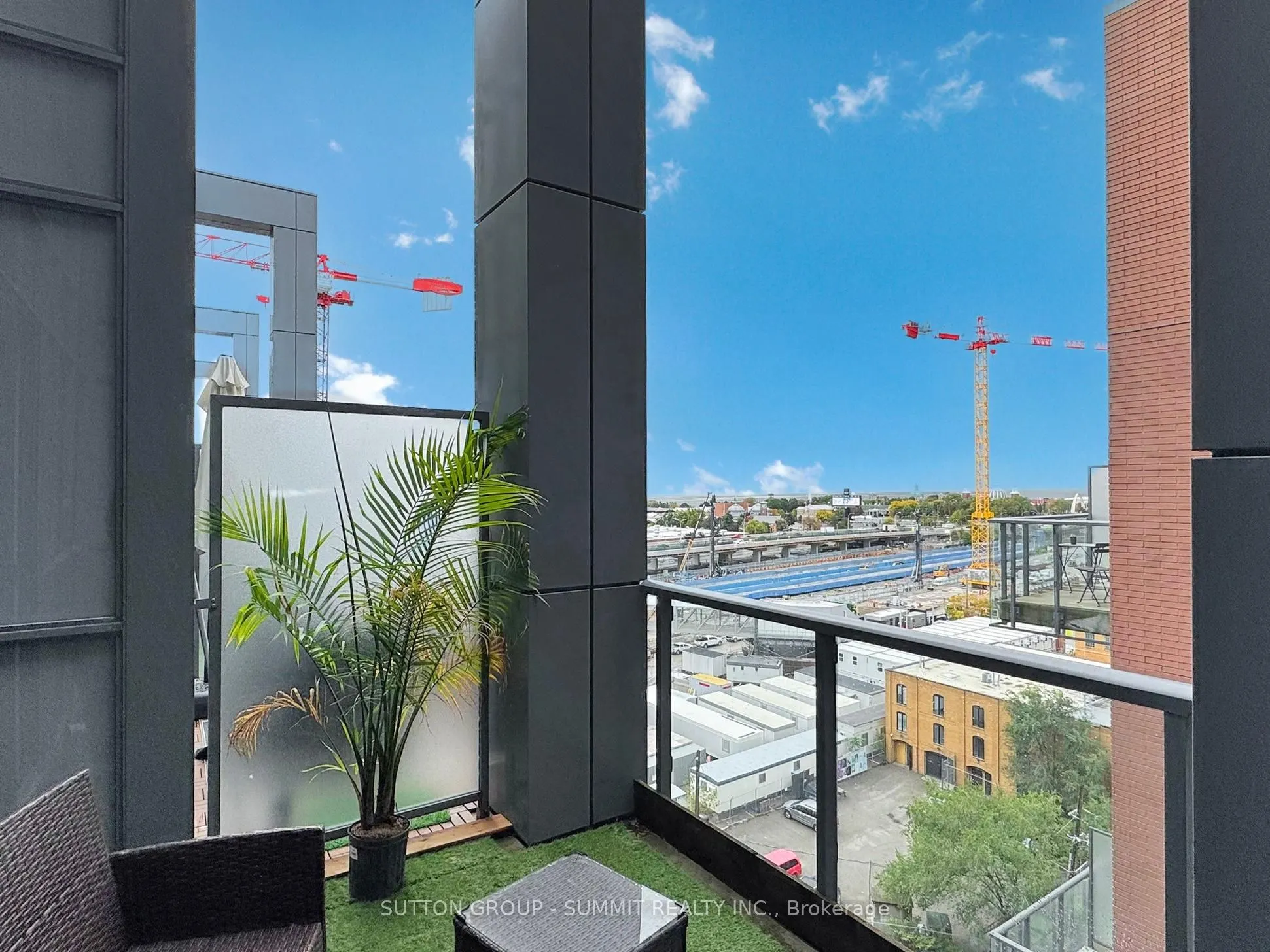 5 Hanna Avenue, #750