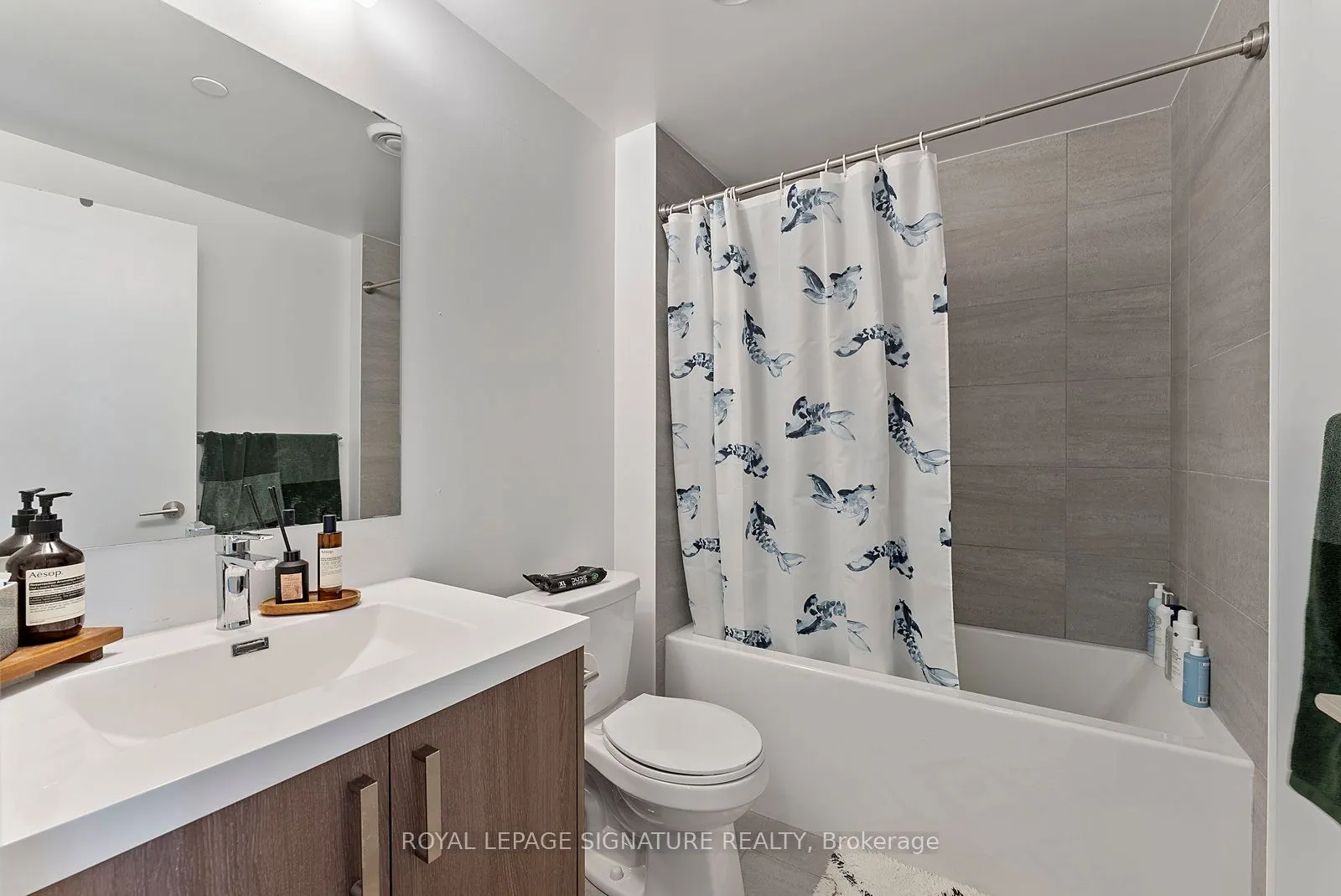 77 Mutual Street, #2501