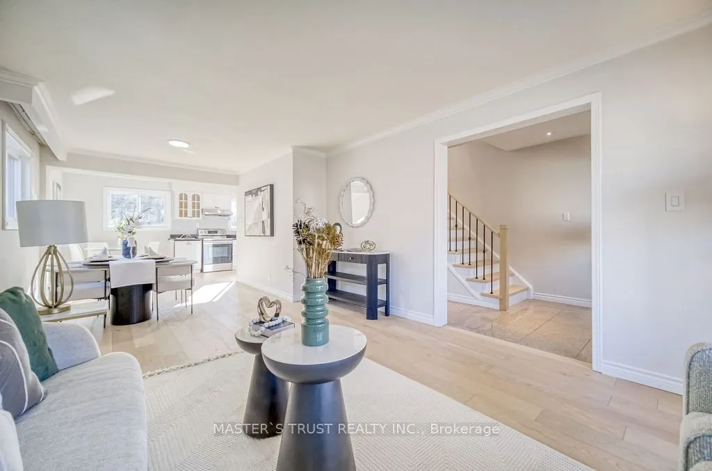 14 Houston Crescent, #upper
