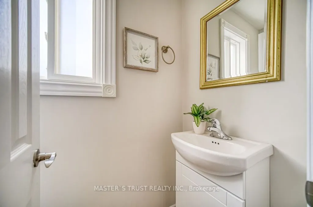 14 Houston Crescent, #upper