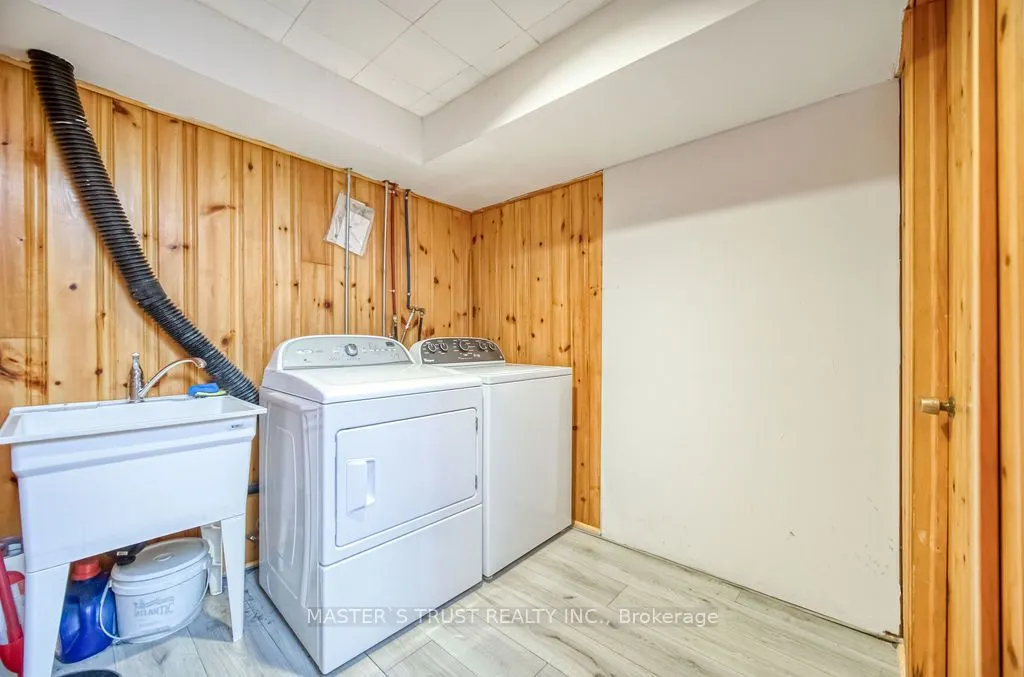 14 Houston Crescent, #upper