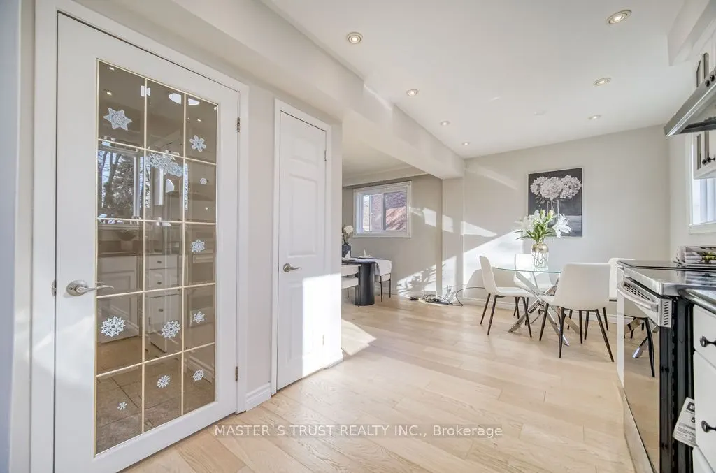 14 Houston Crescent, #upper