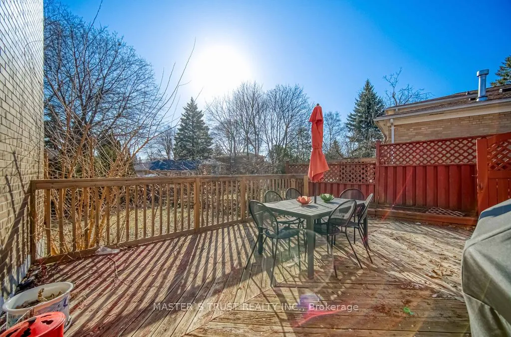 14 Houston Crescent, #upper