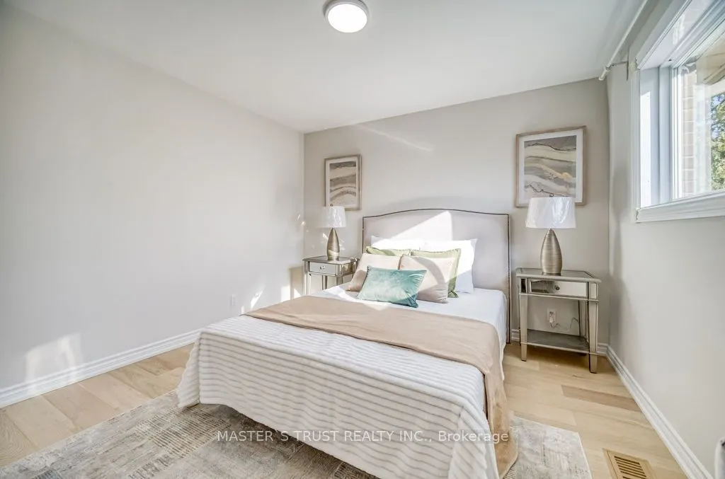 14 Houston Crescent, #upper