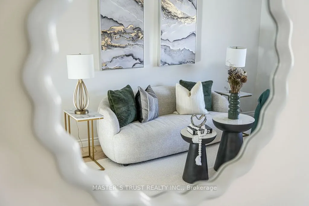 14 Houston Crescent, #upper