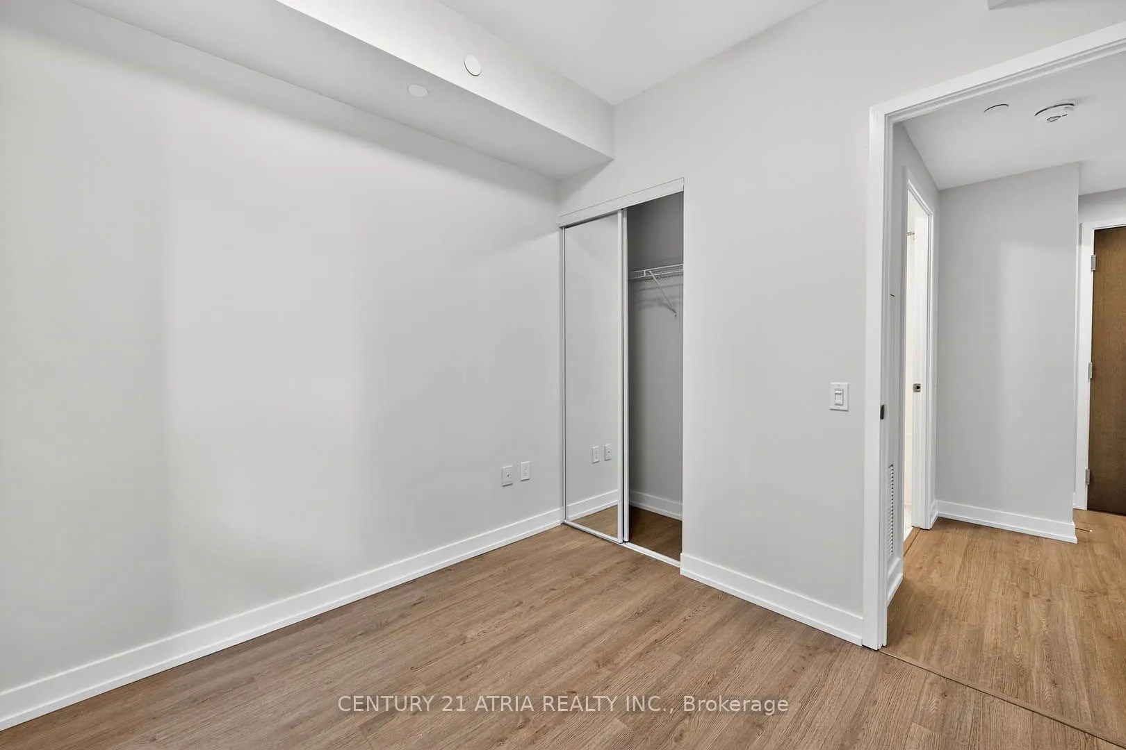 39 Roehampton Avenue, #707