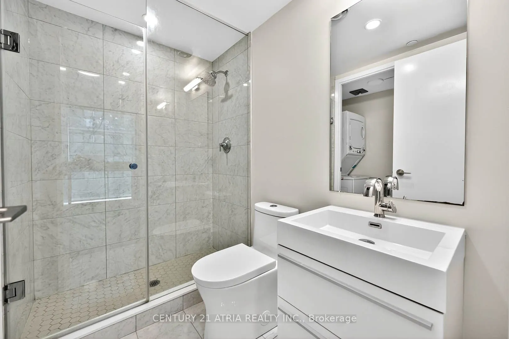 39 Roehampton Avenue, #707