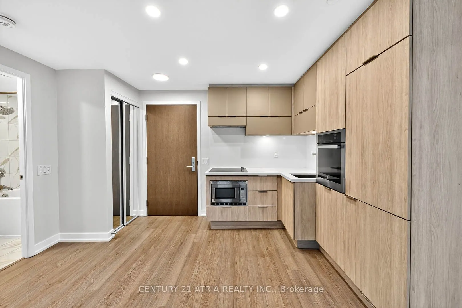 39 Roehampton Avenue, #707