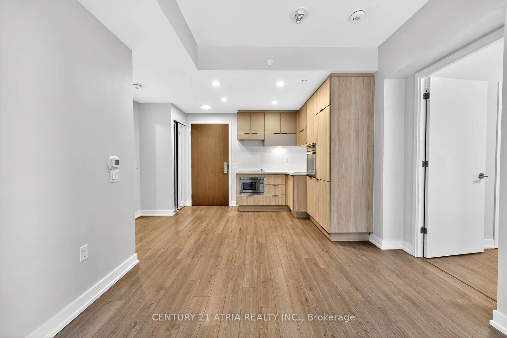39 Roehampton Avenue, #707