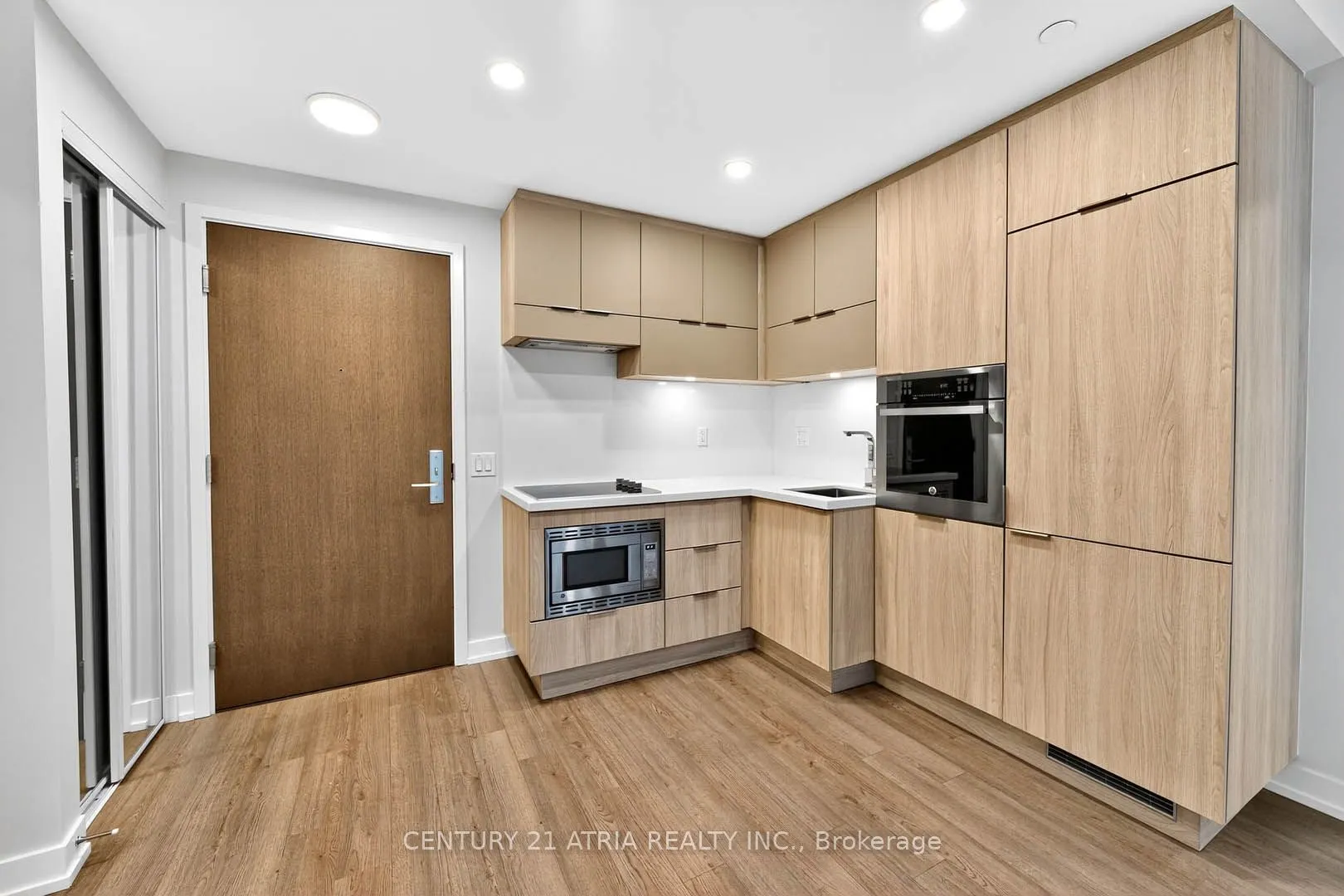 39 Roehampton Avenue, #707