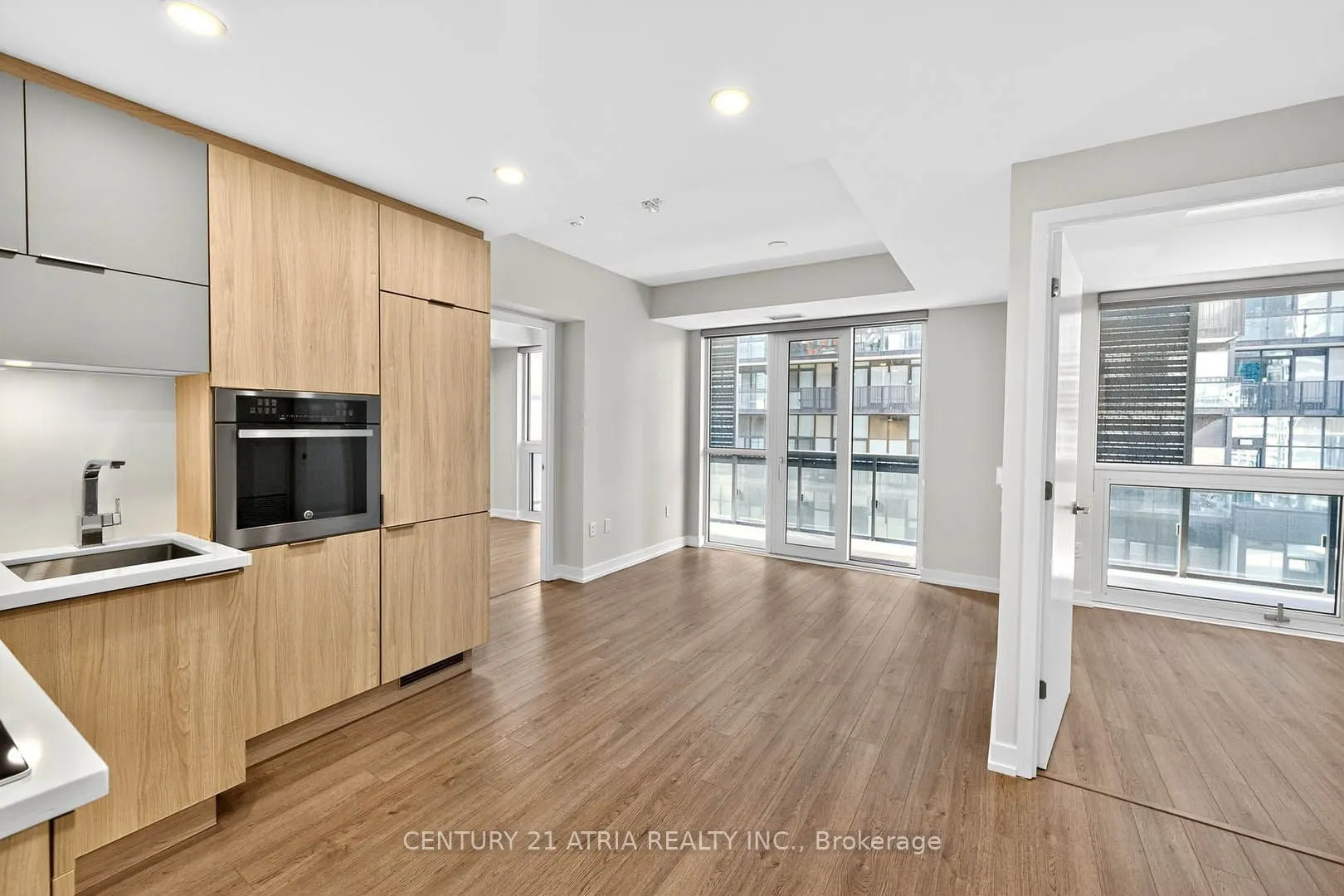 39 Roehampton Avenue, #707