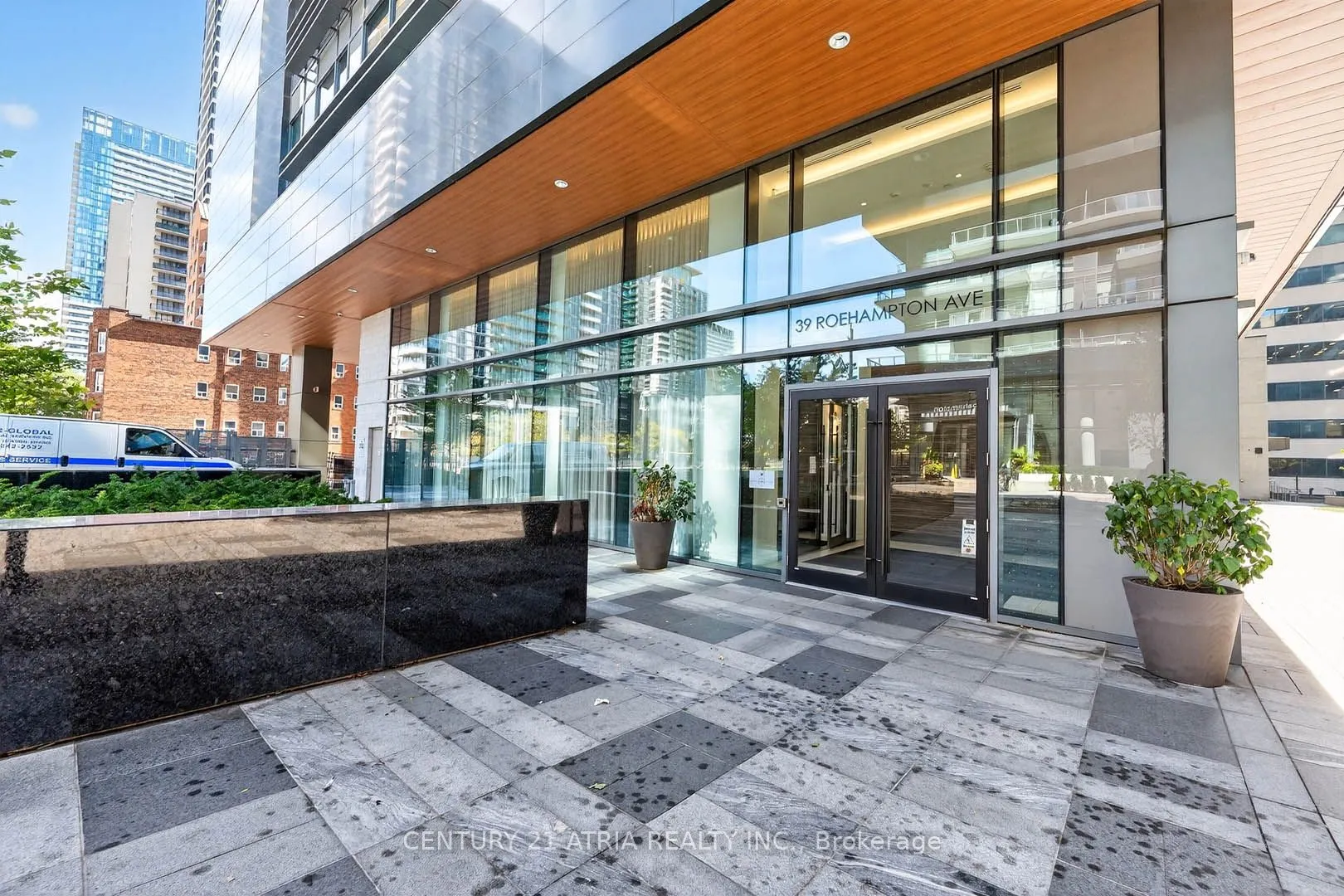 39 Roehampton Avenue, #707