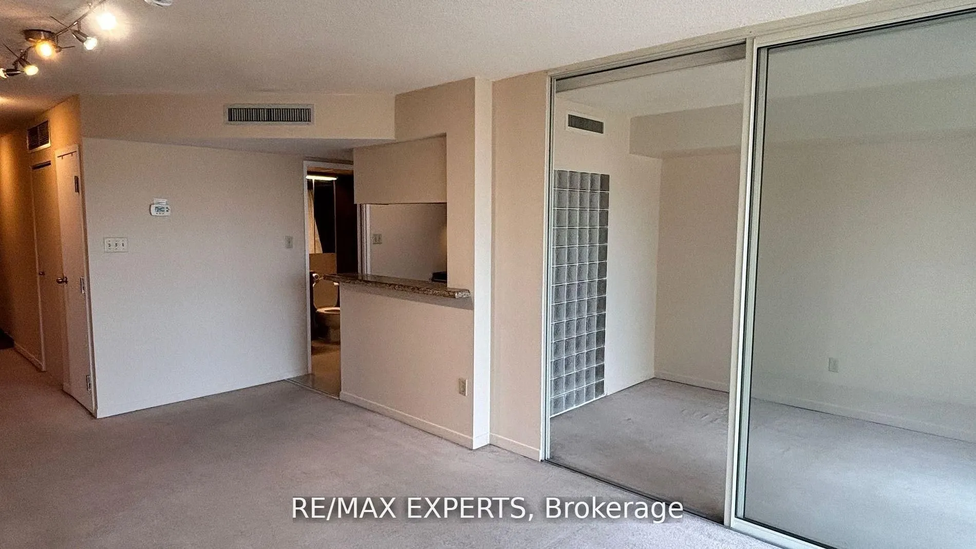 1001 Bay Street, #2116