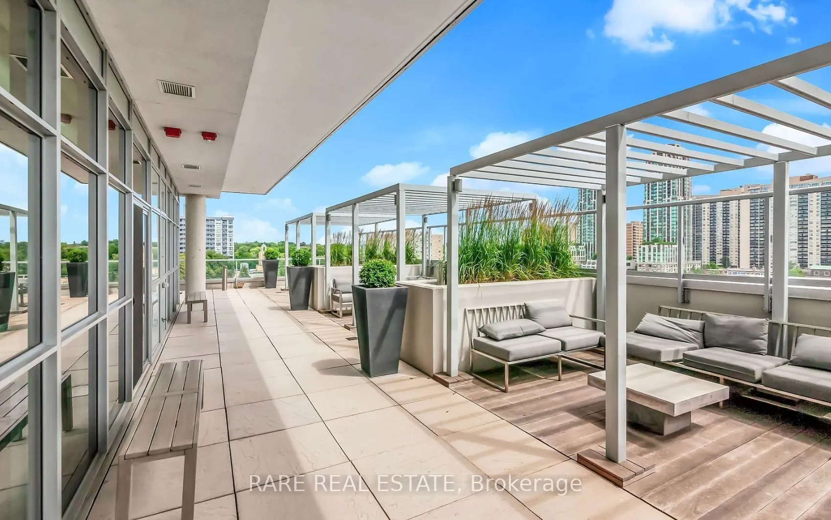 501 St Clair Avenue W, #902