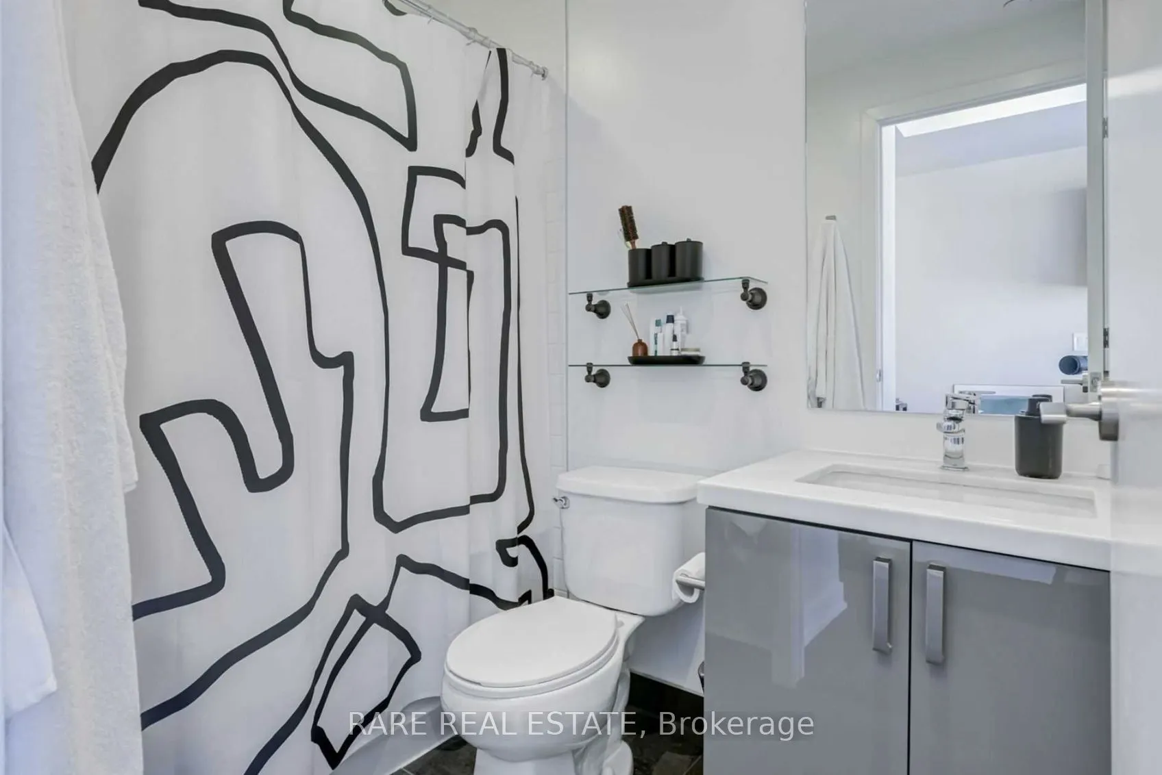 501 St Clair Avenue W, #902
