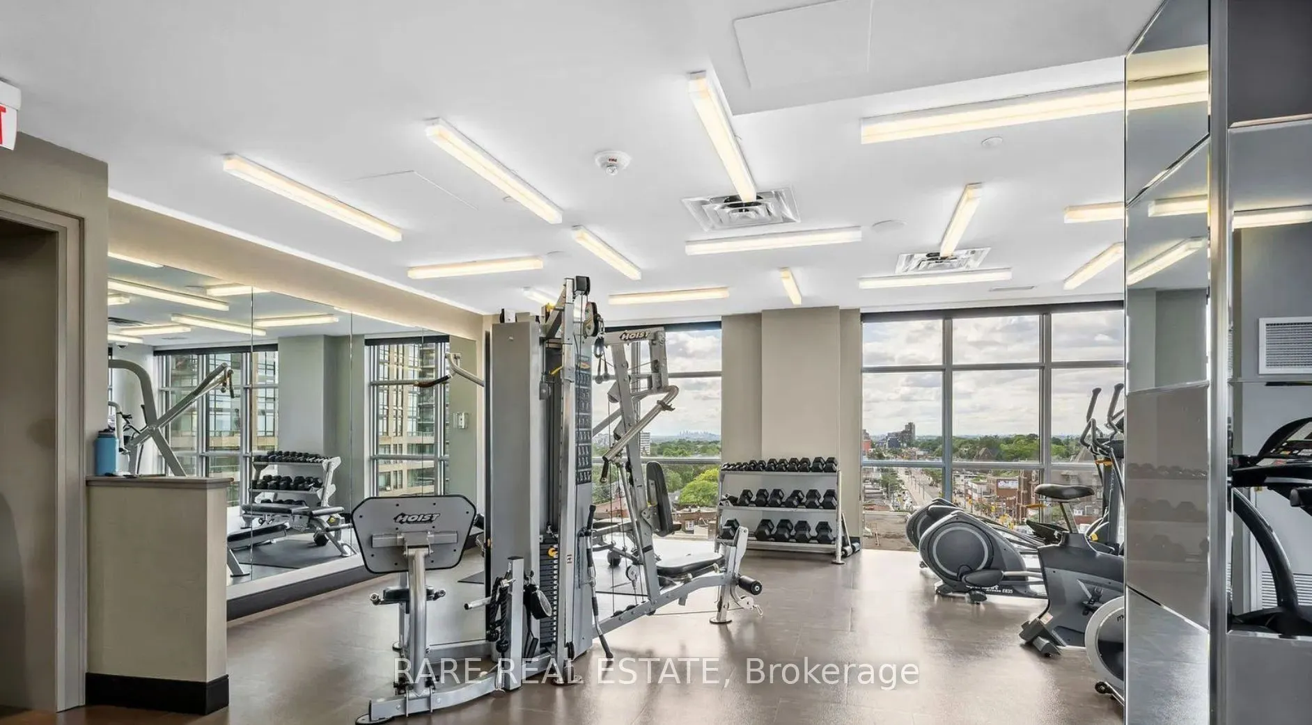 501 St Clair Avenue W, #902