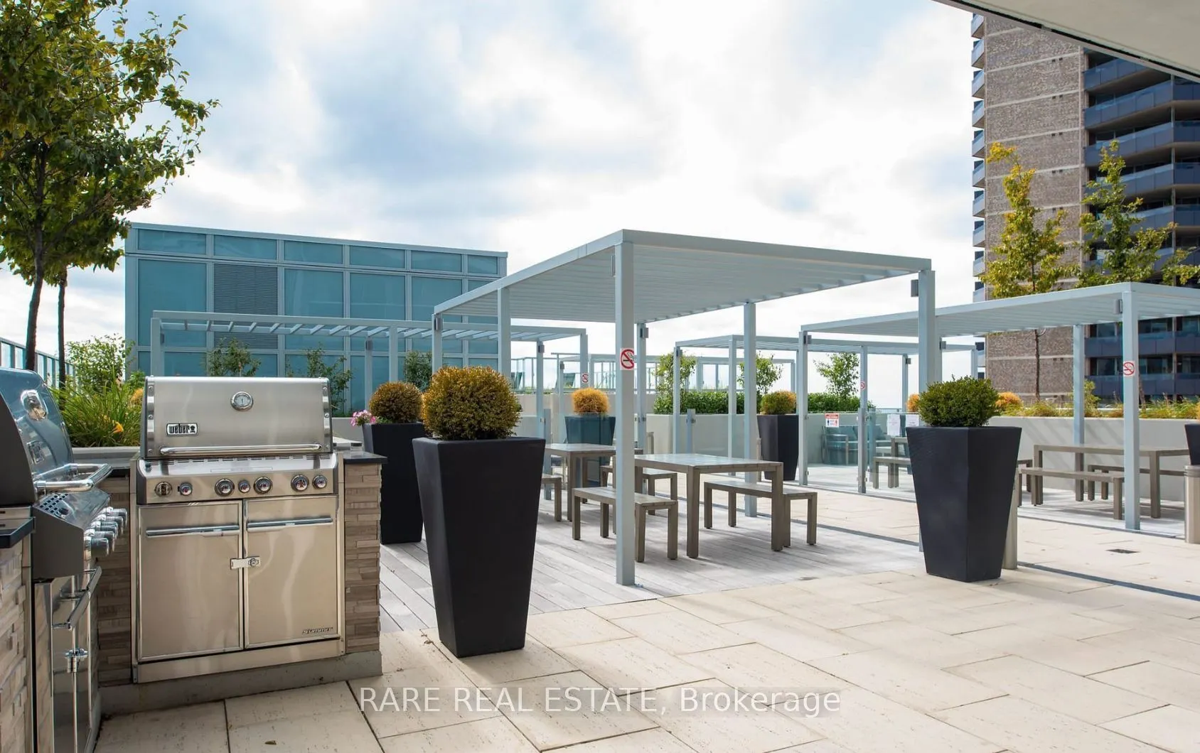 501 St Clair Avenue W, #902