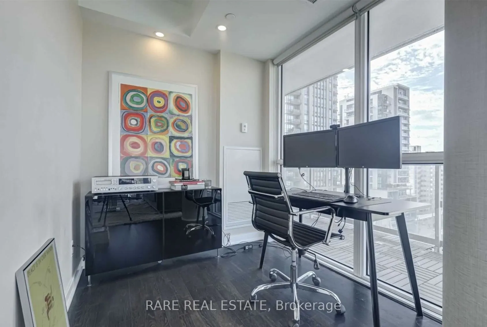 501 St Clair Avenue W, #902