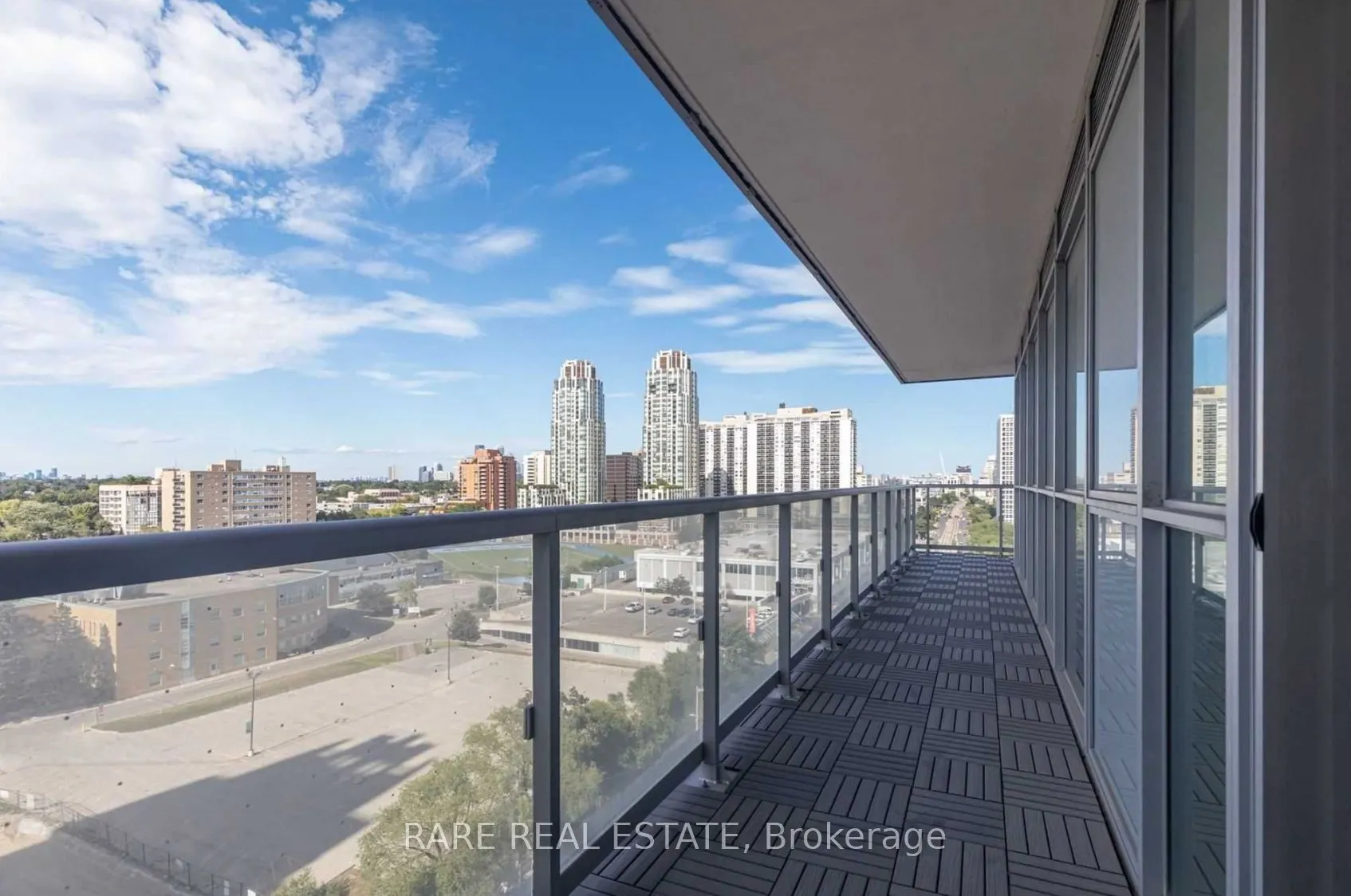 501 St Clair Avenue W, #902