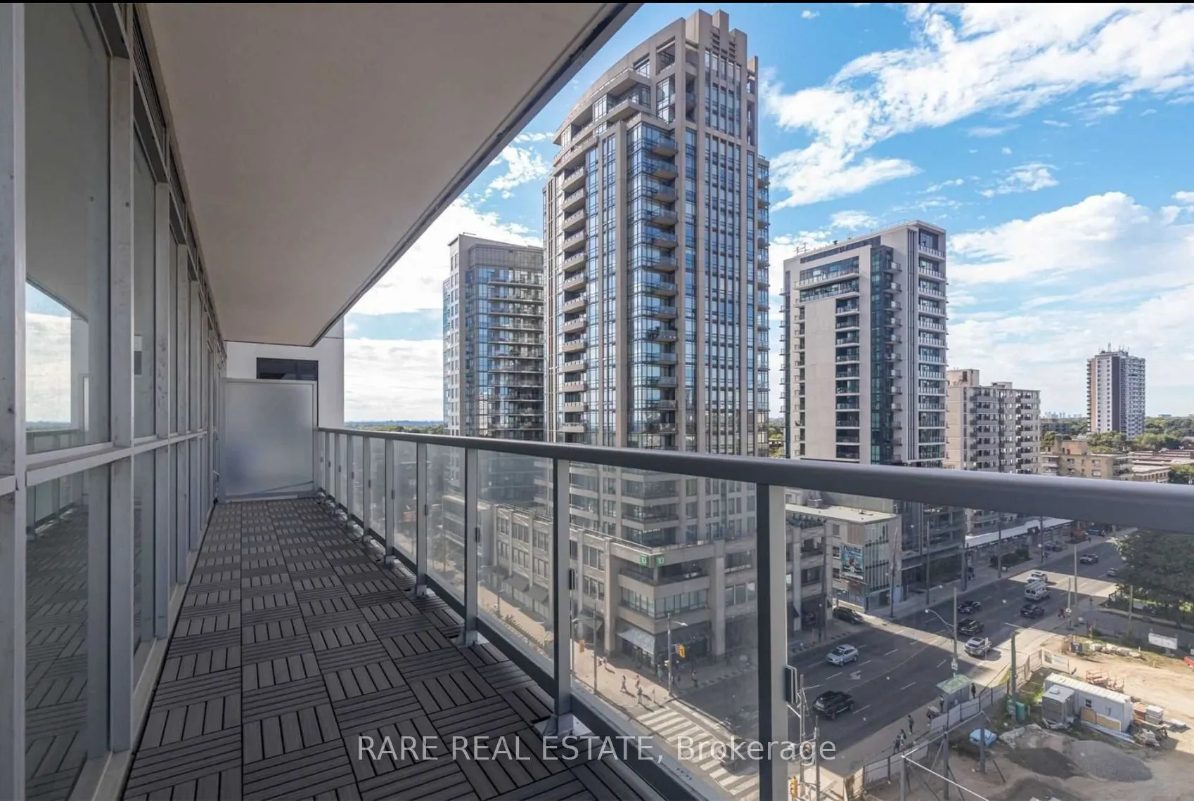 501 St Clair Avenue W, #902