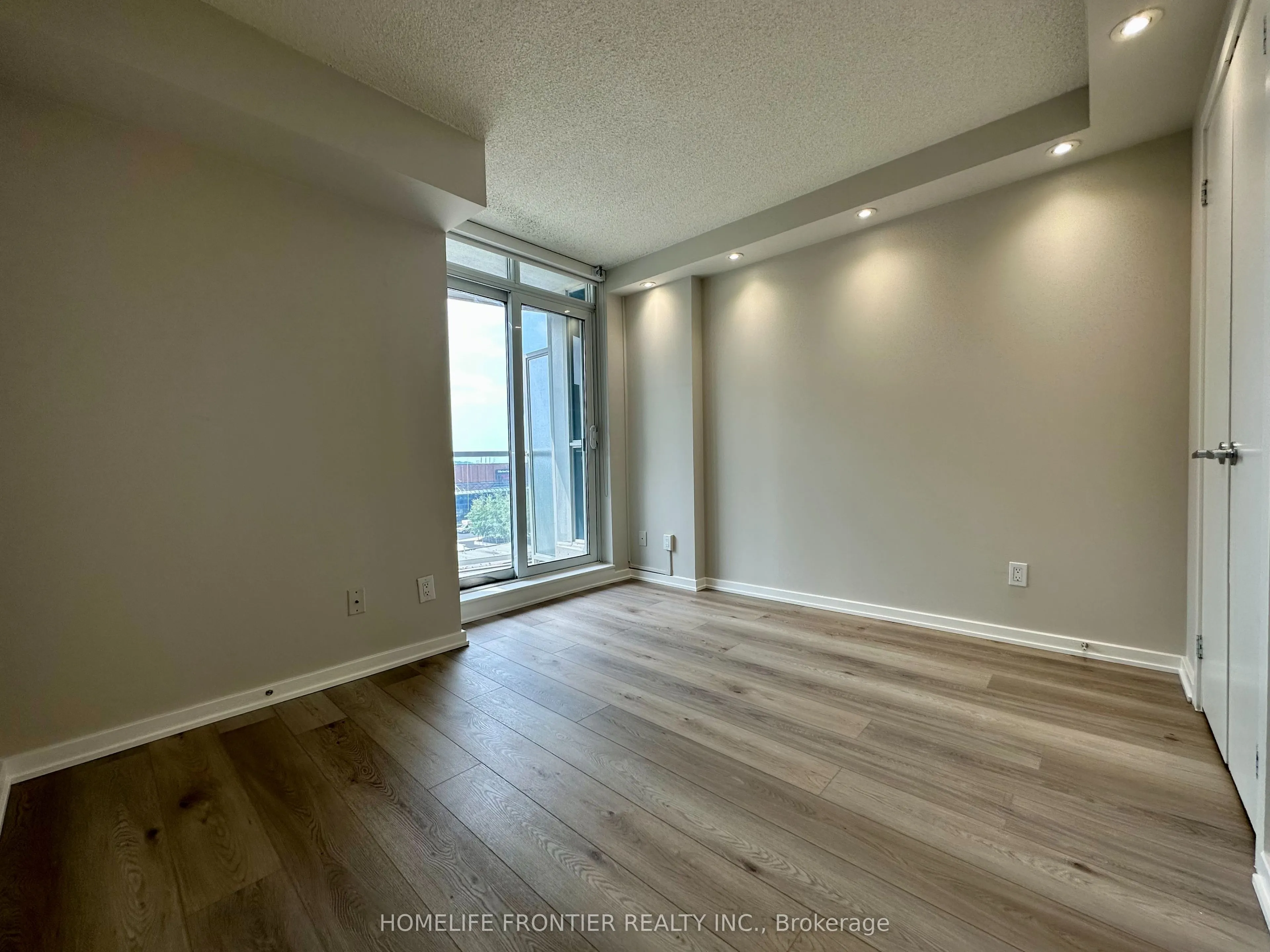 208 Queens Quay W, #507