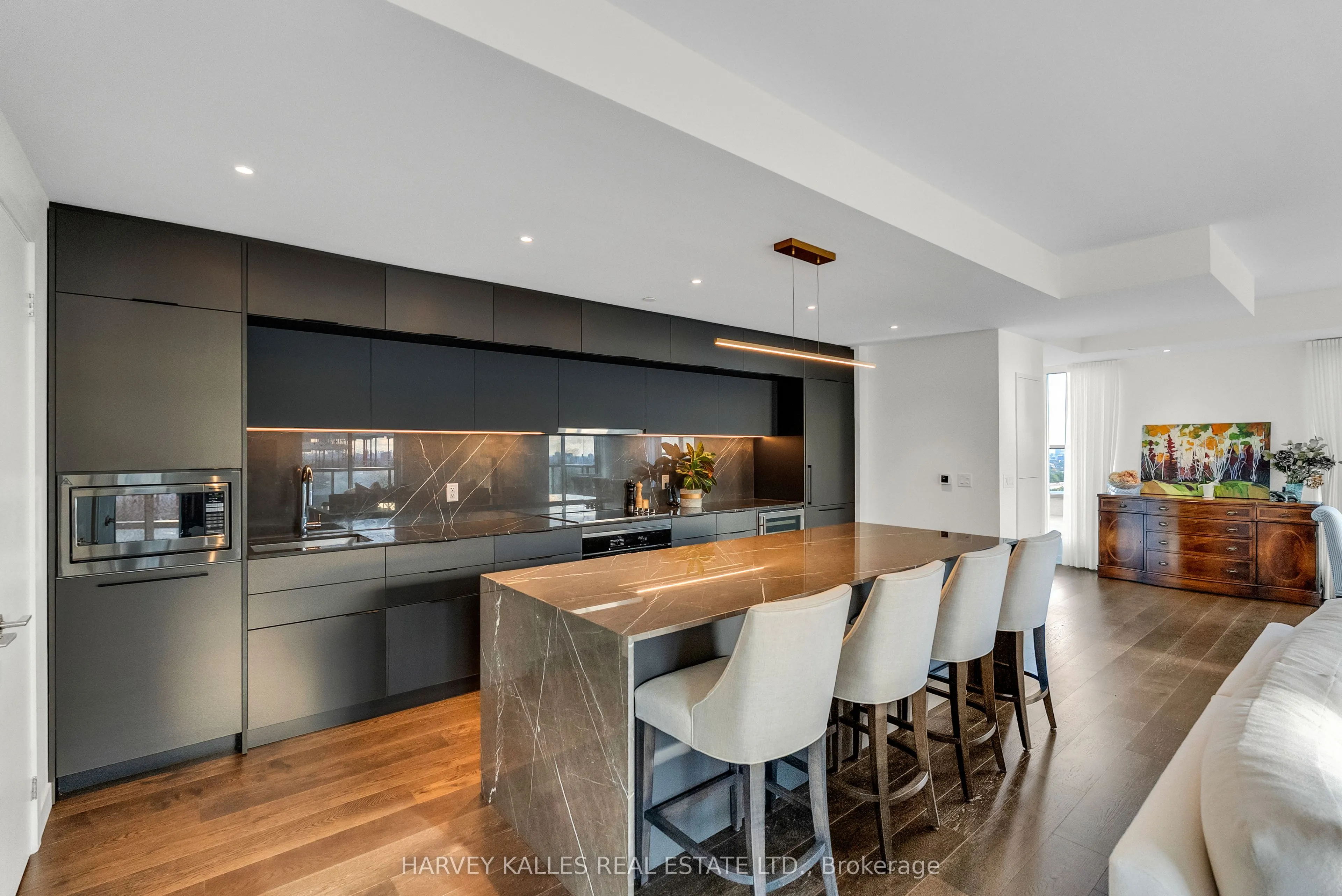 185 Alberta Avenue, #1105