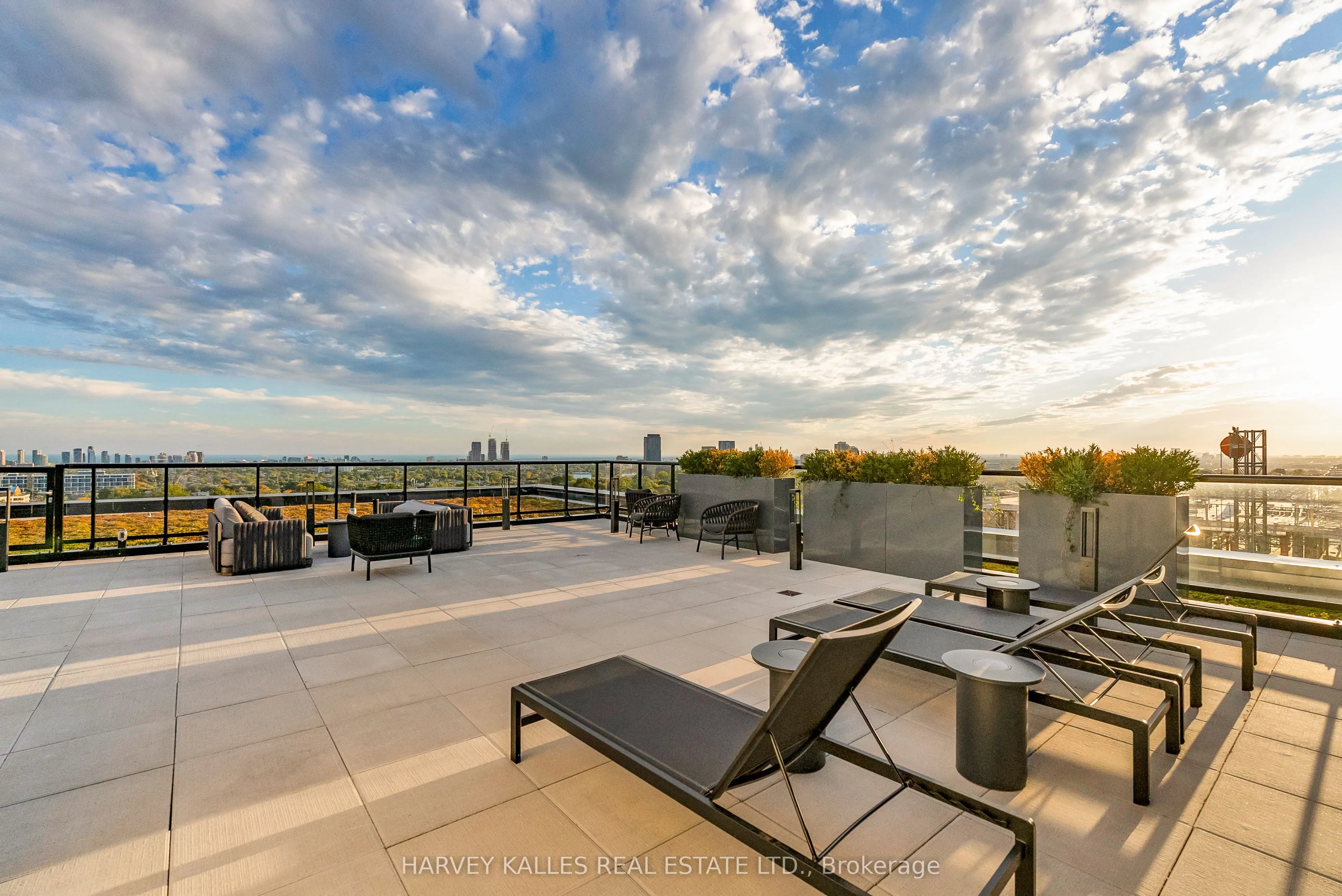 185 Alberta Avenue, #1105