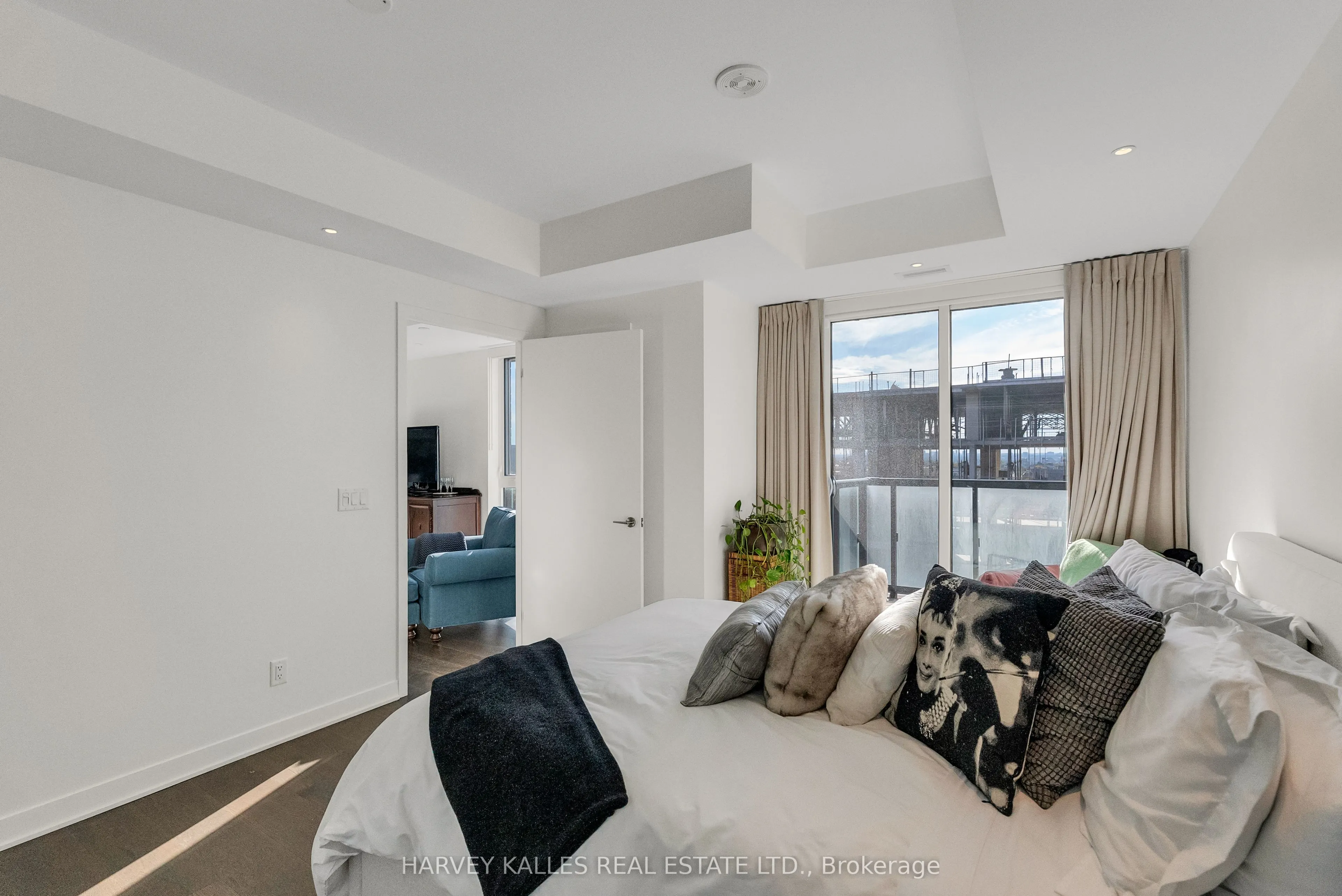 185 Alberta Avenue, #1105