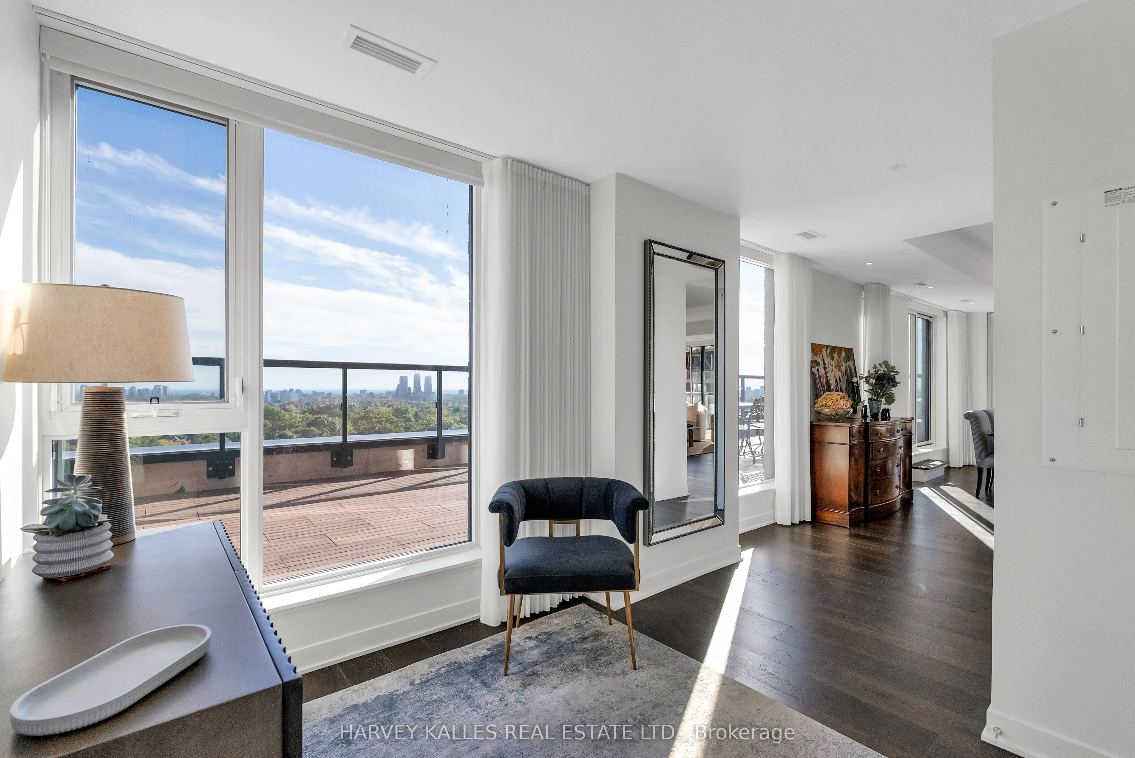 185 Alberta Avenue, #1105