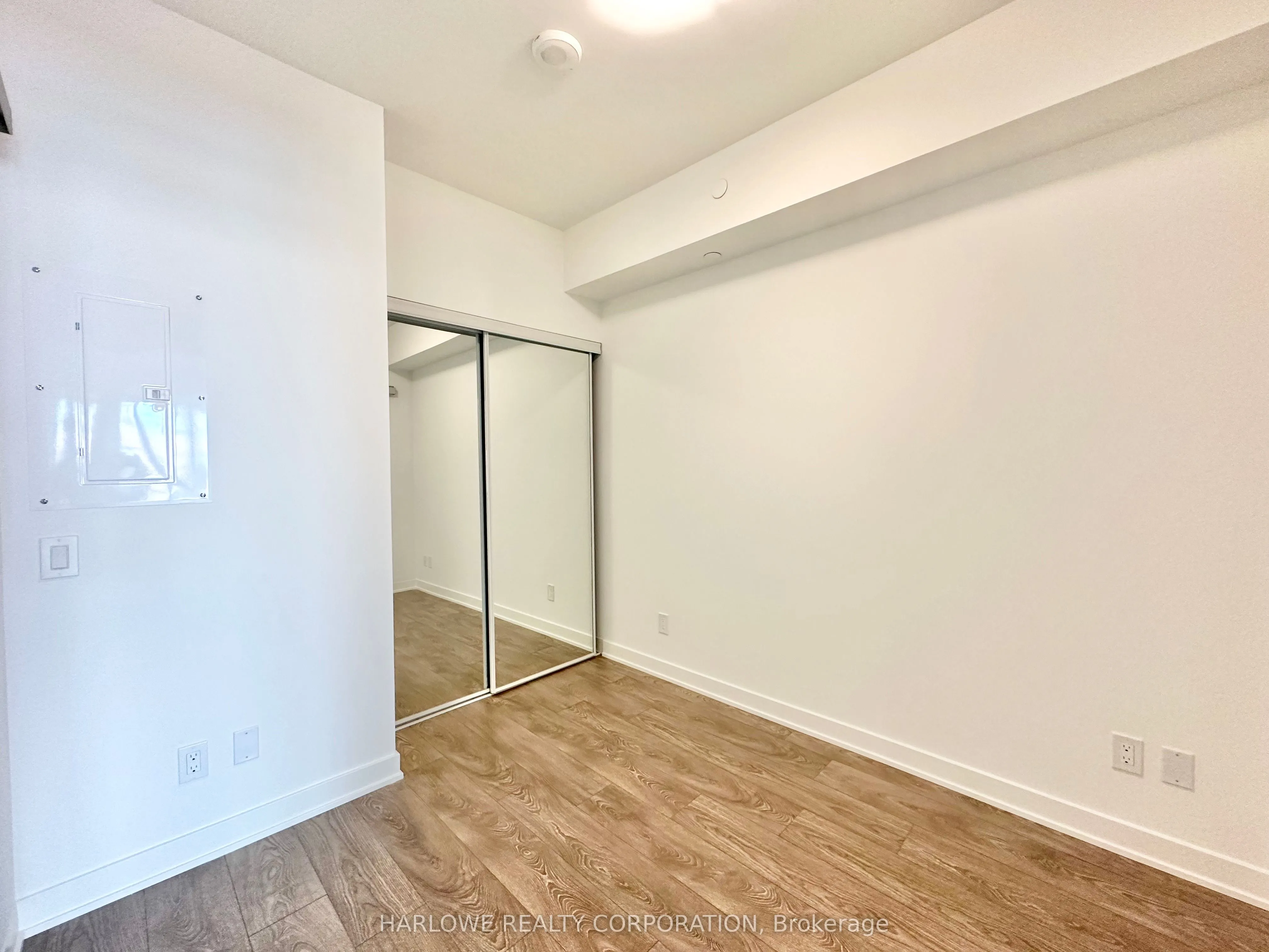 543 Richmond Street W, #608