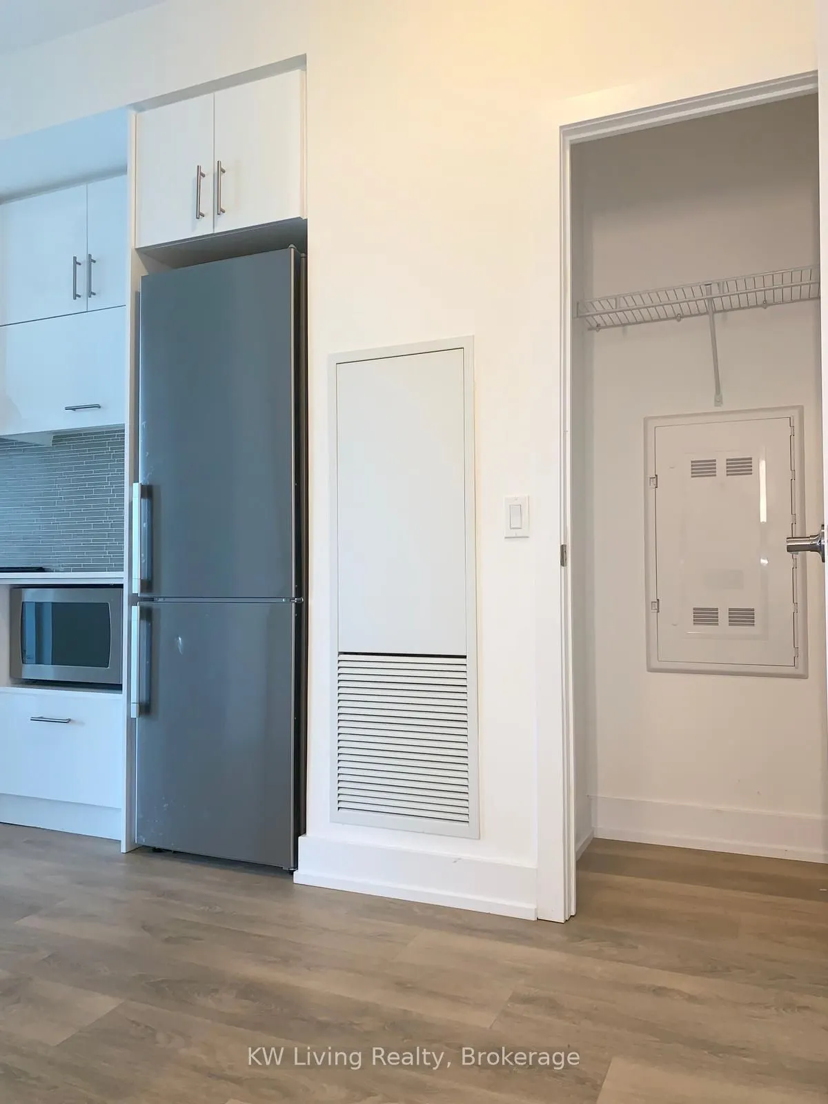 128 Fairview Mall Drive, #610