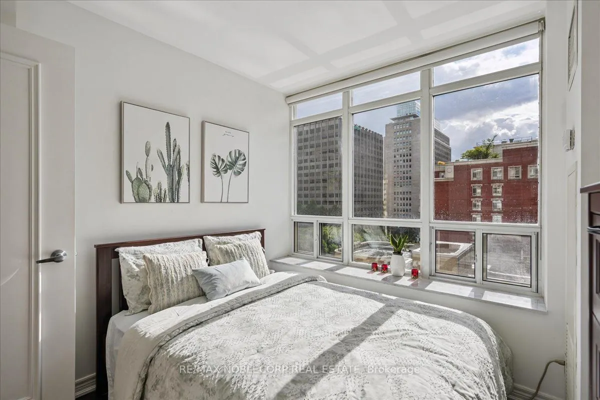 60 St.Clair Avenue W, #1001