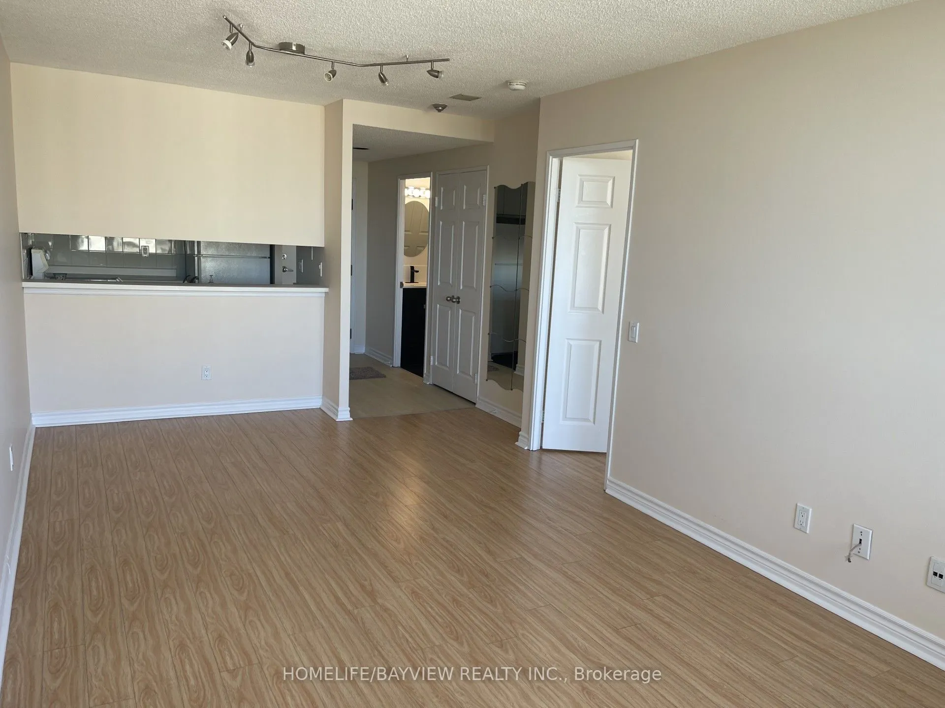 7 Bishop Avenue, #1712