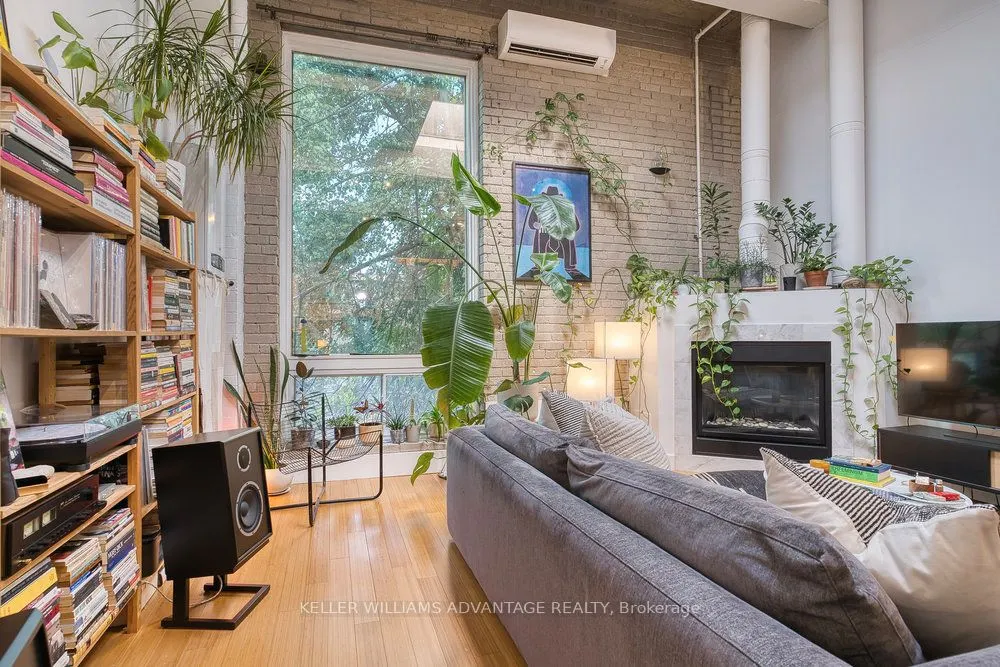 264 Seaton Street, #206