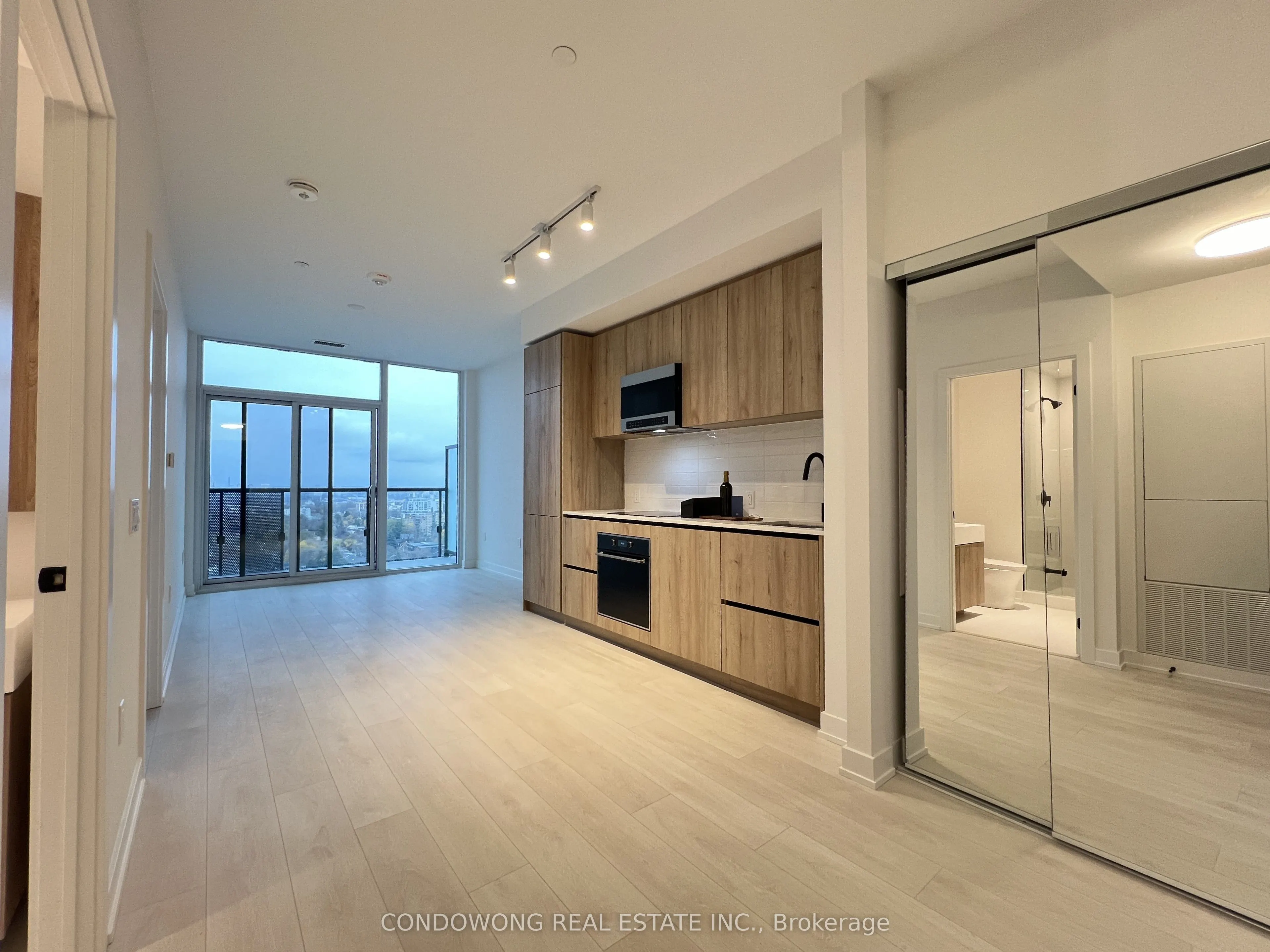 127 Broadway Avenue, #1910