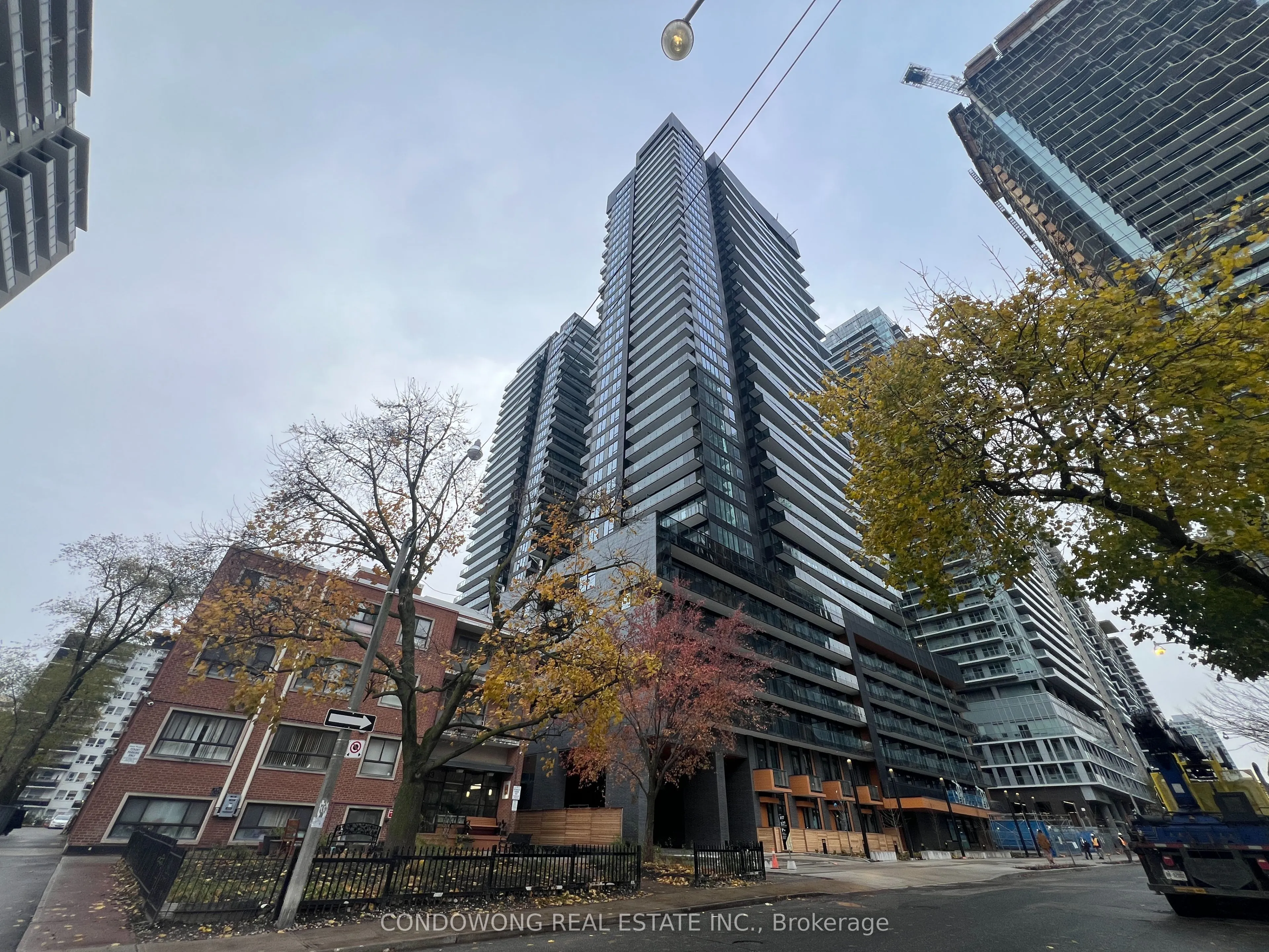 127 Broadway Avenue, #1910