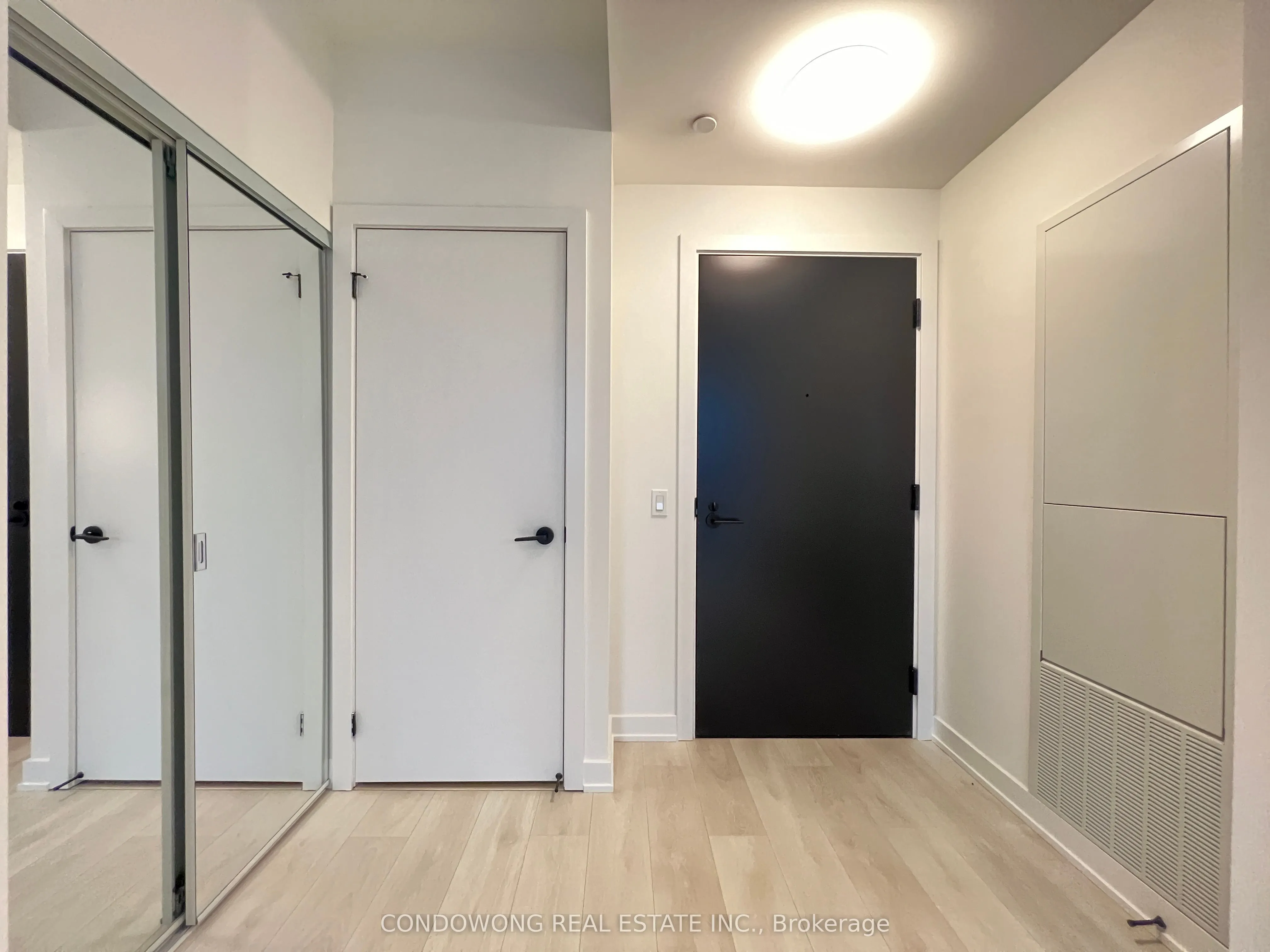 127 Broadway Avenue, #1910