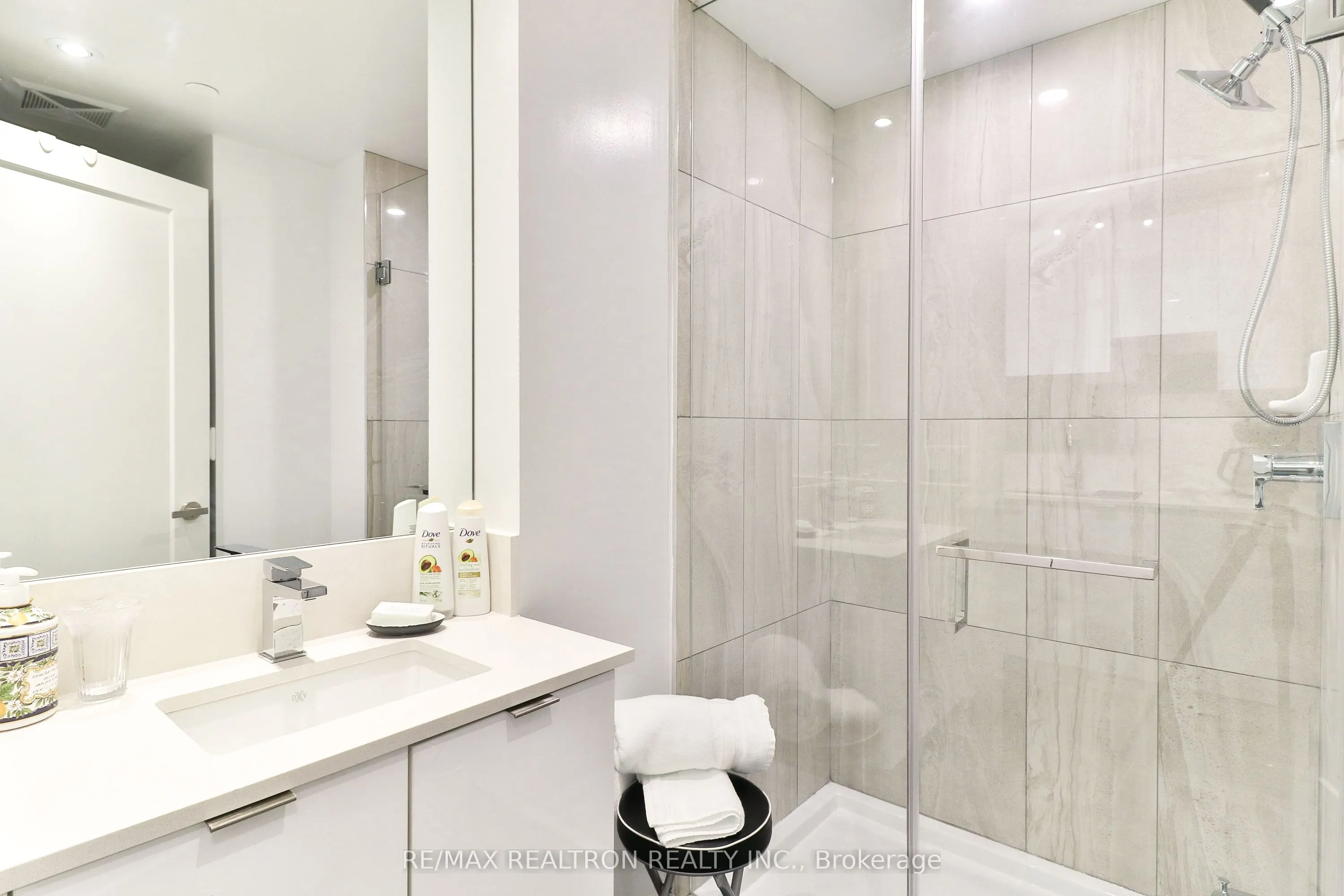 195 Redpath Avenue, #2216