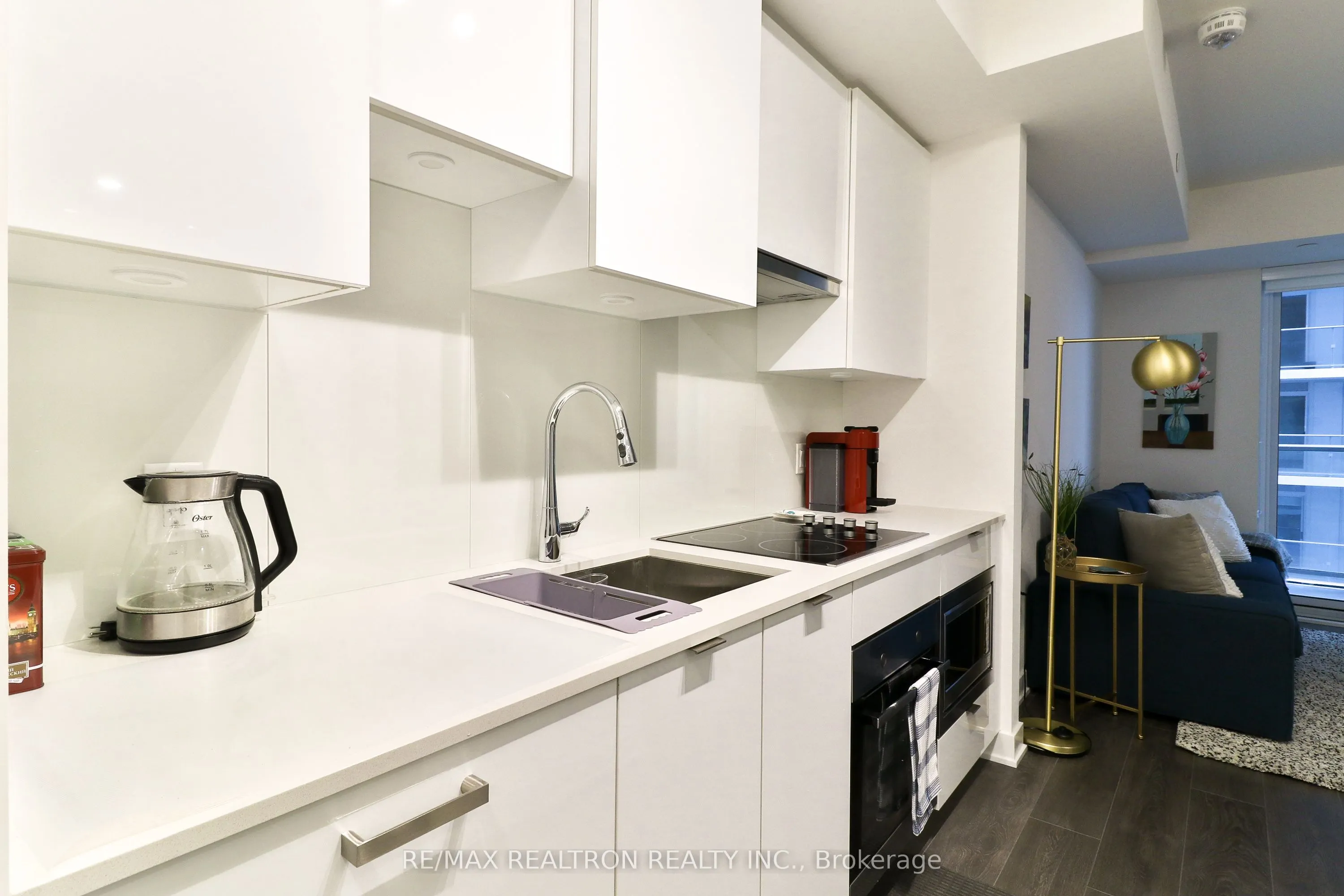 195 Redpath Avenue, #2216